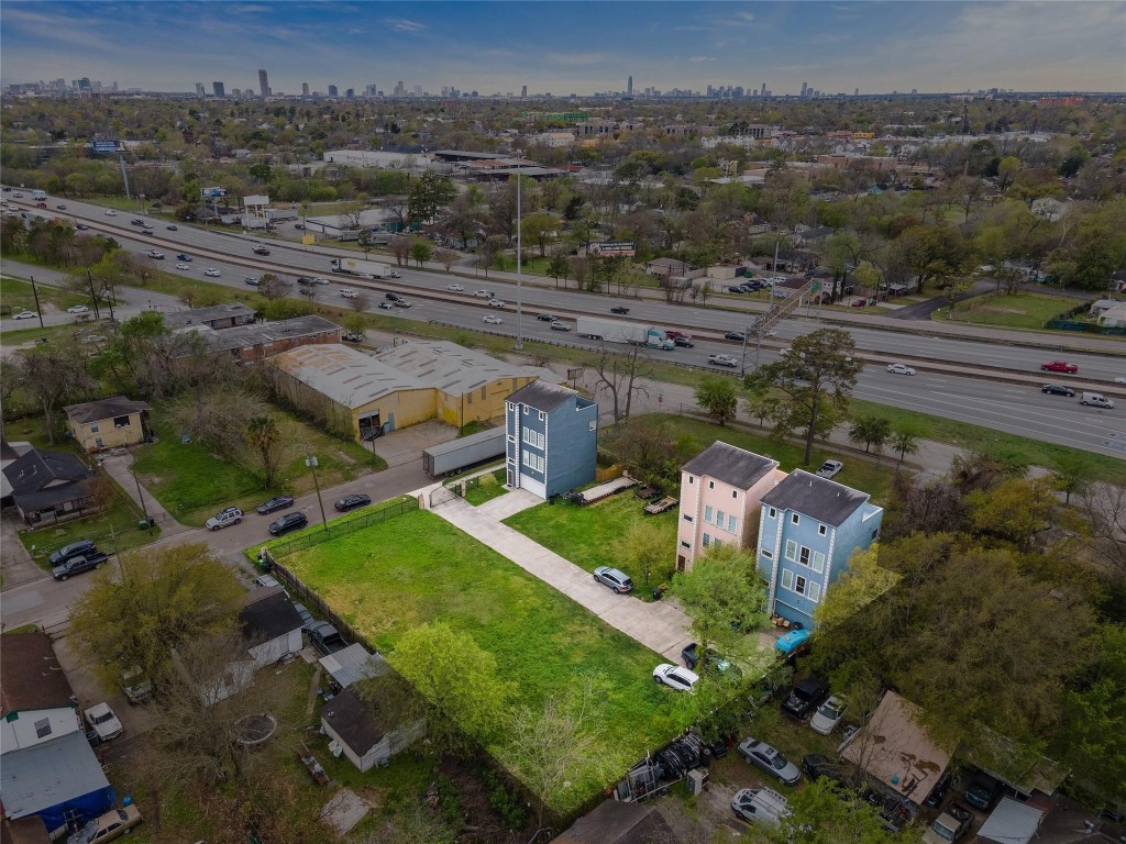 Listing photo 5