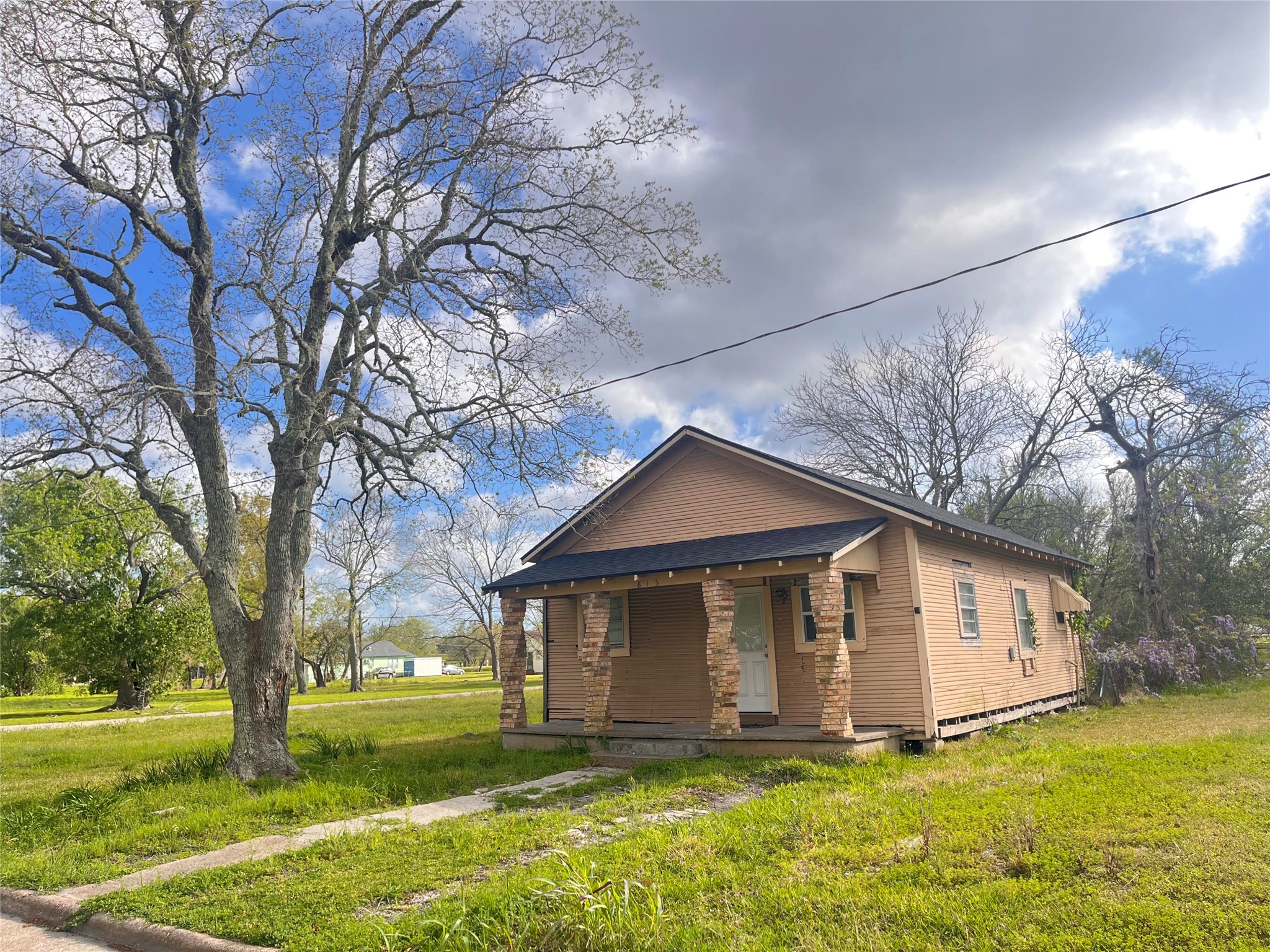 Listing photo 1