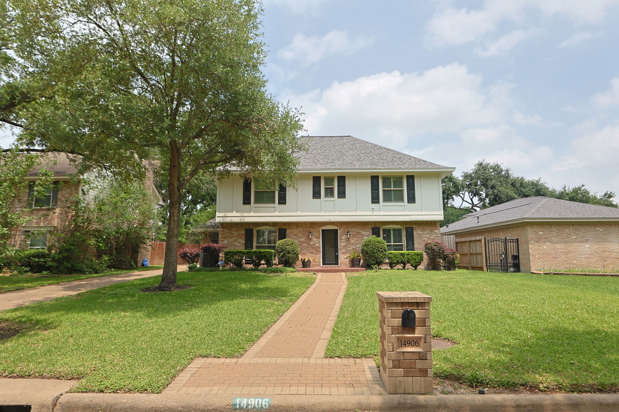 Listing photo 2