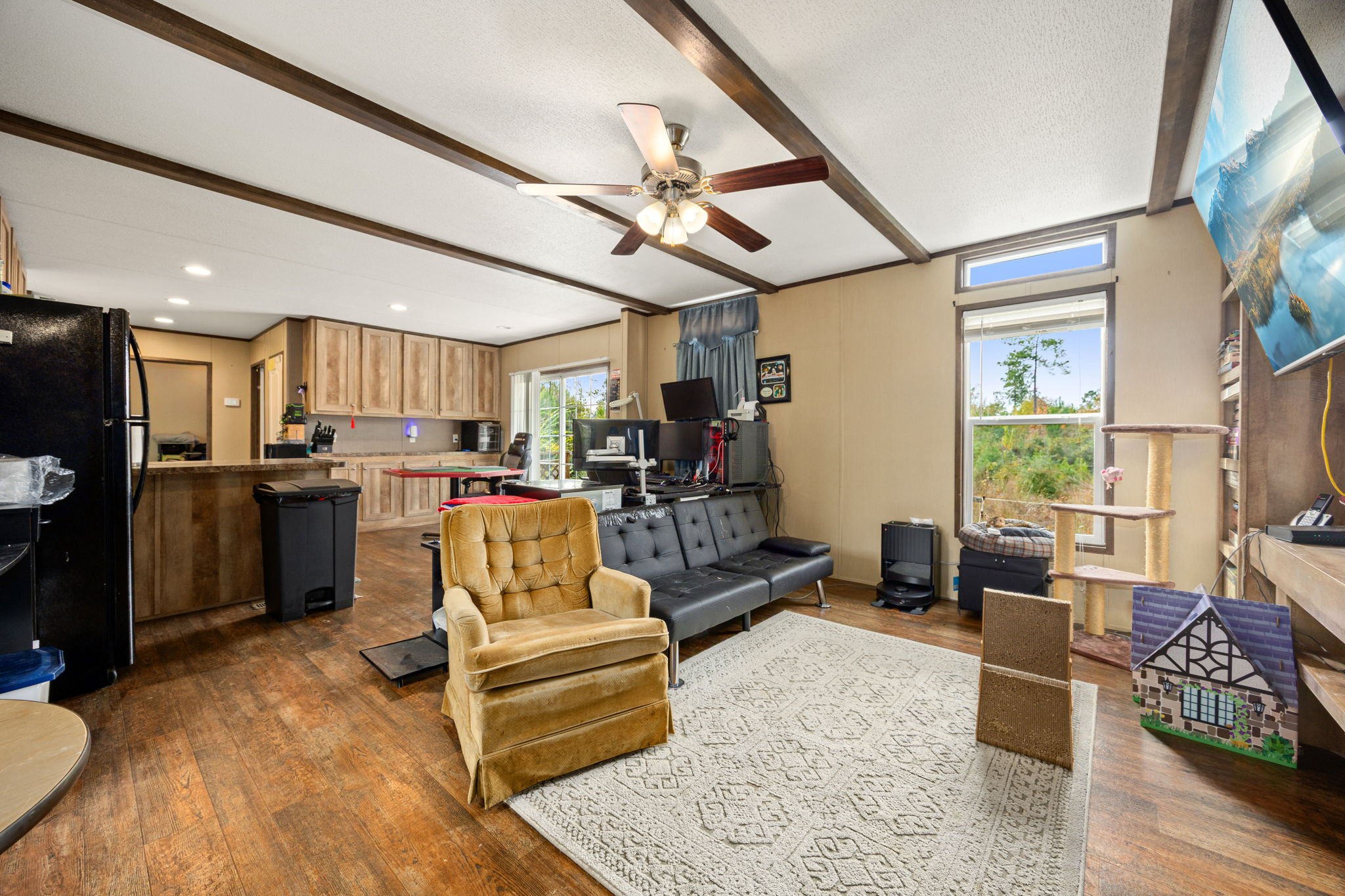 Listing photo 1