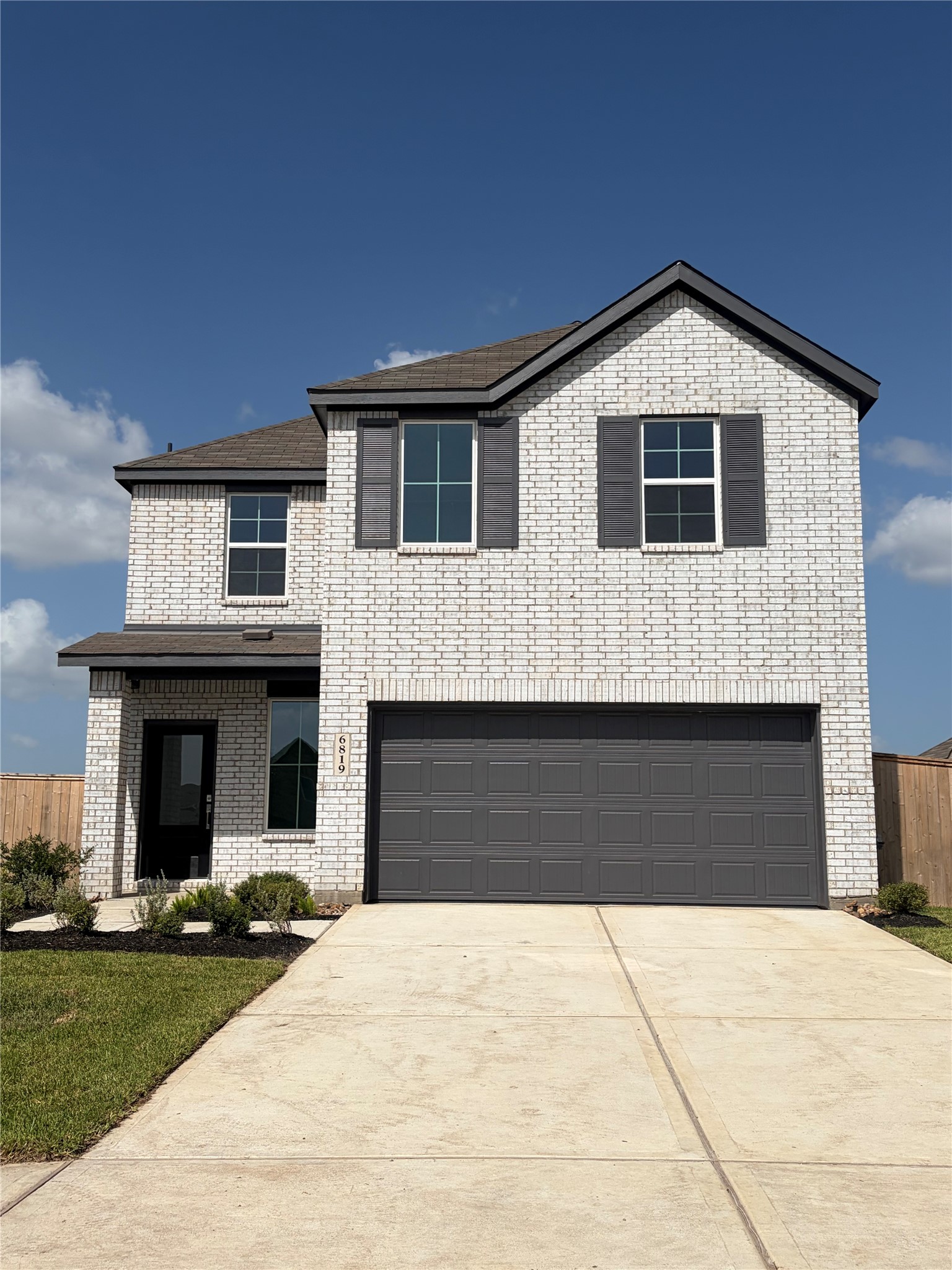 Listing photo 1