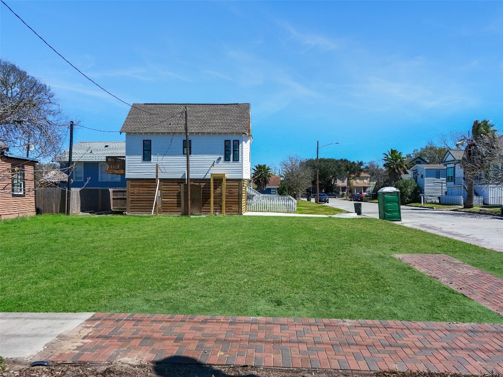 Listing photo 3