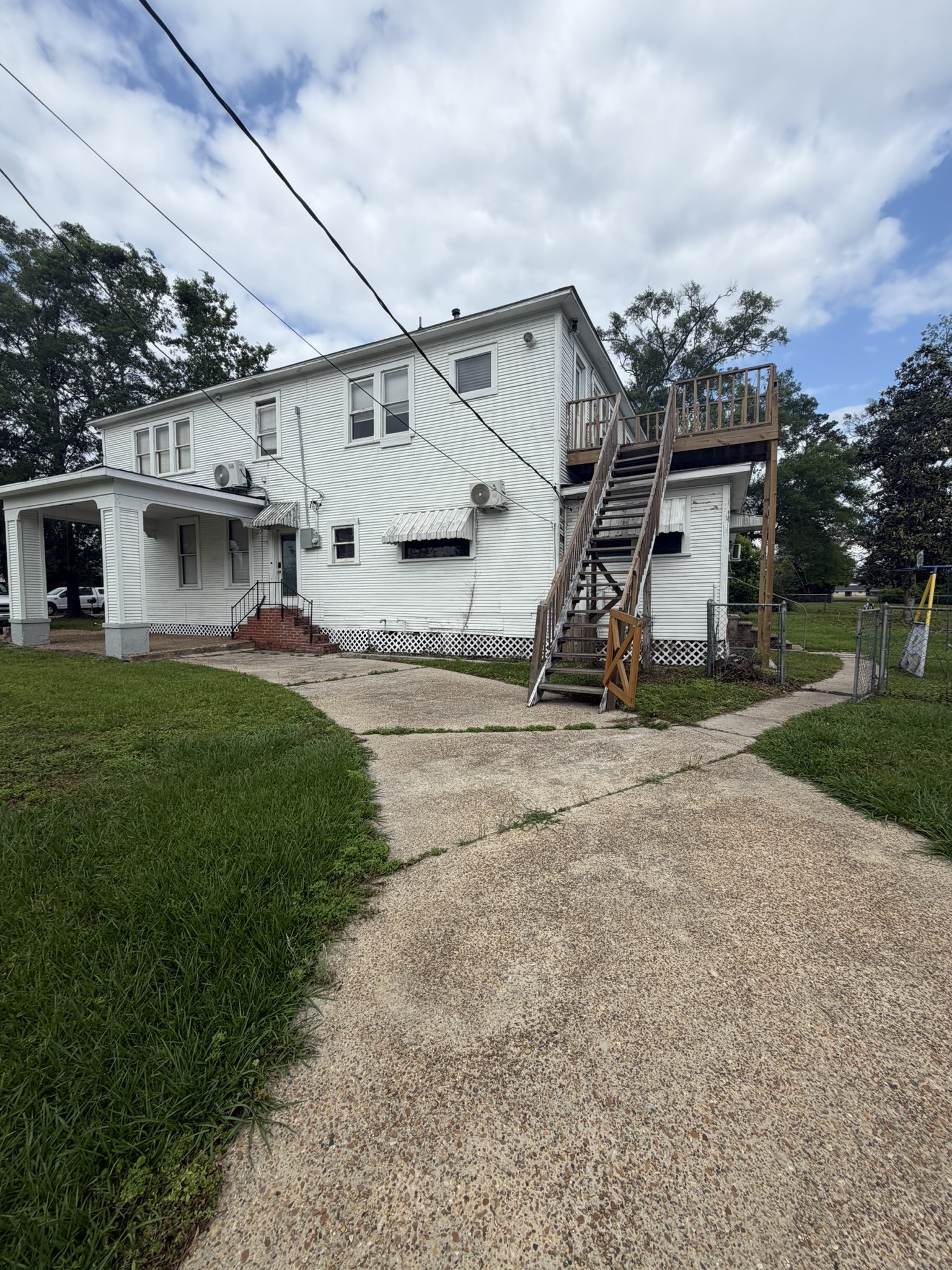 Listing photo 4