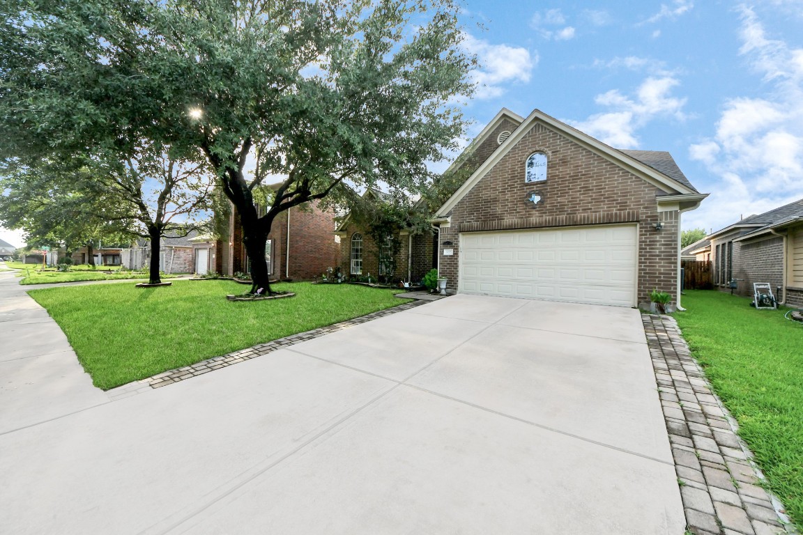 Listing photo 1