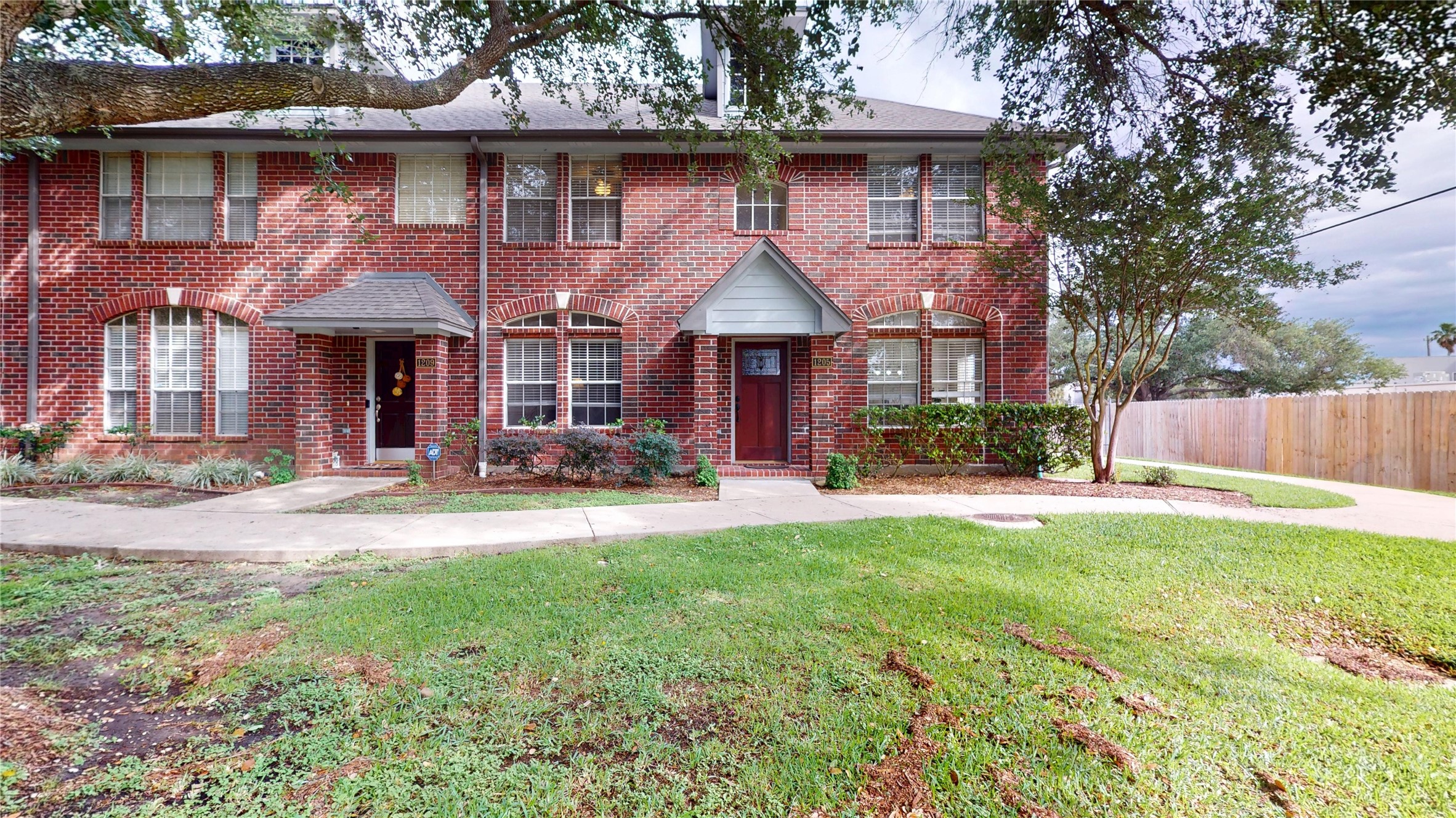Listing photo 1