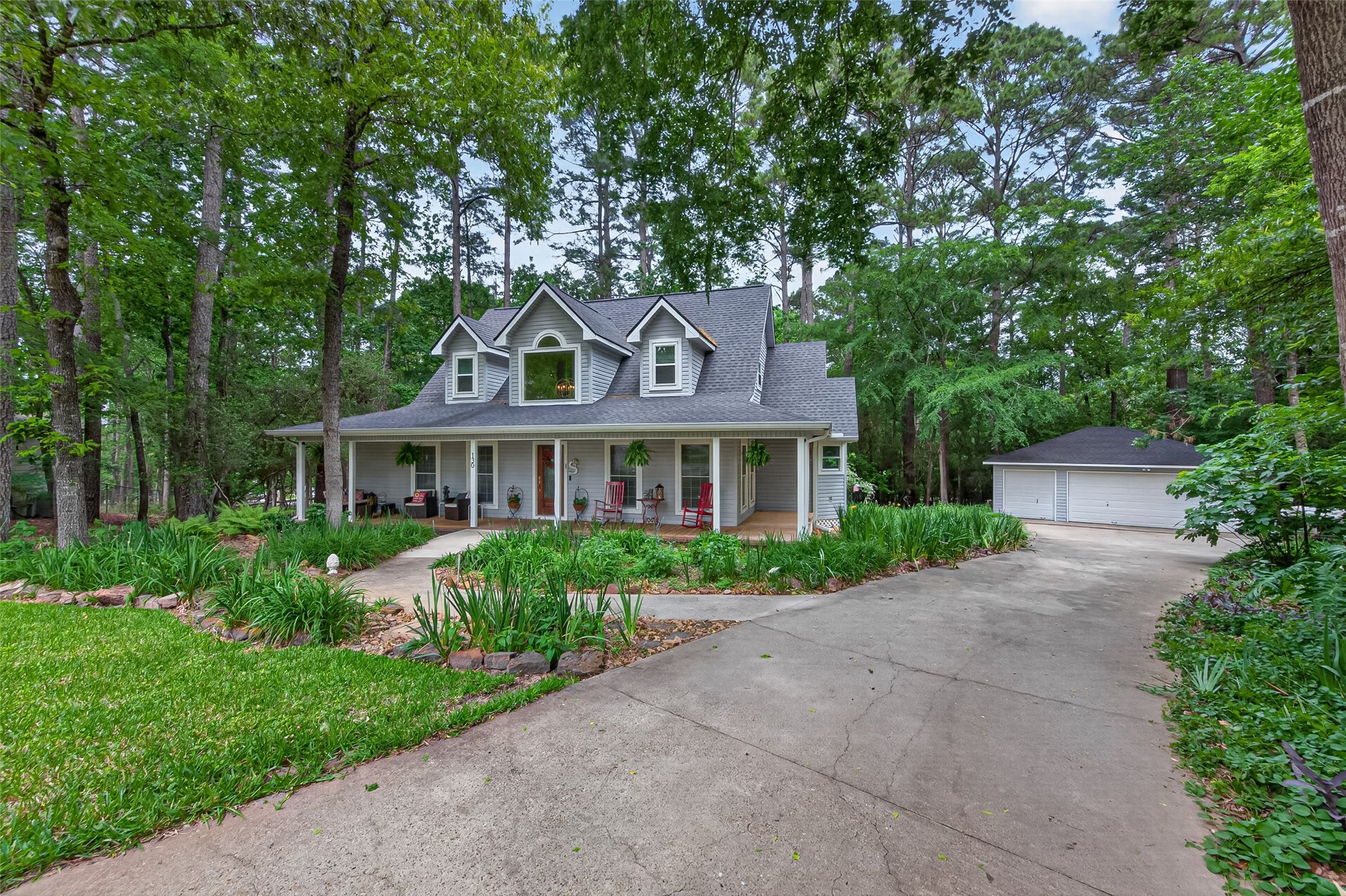 Listing photo 2