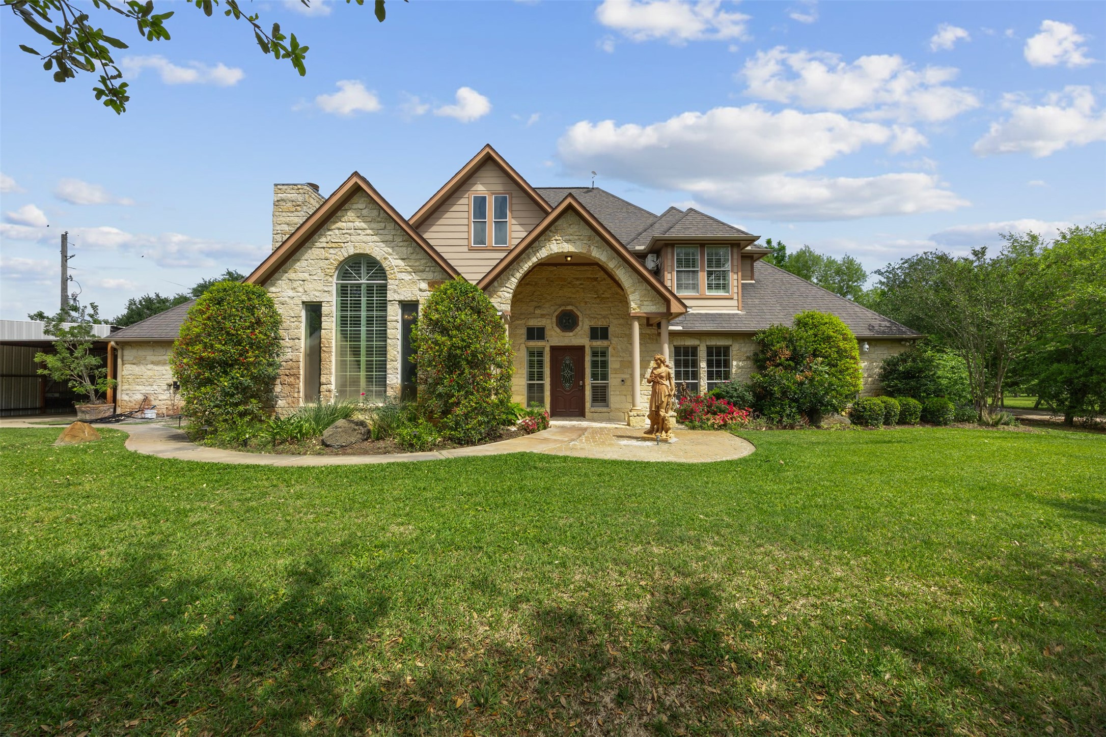 Listing photo 1