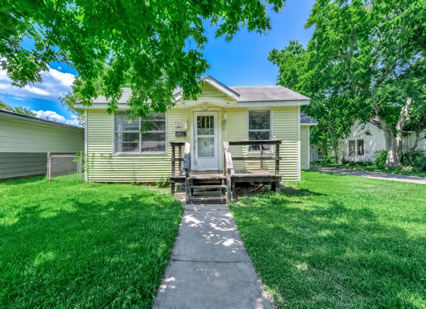 Listing photo 1
