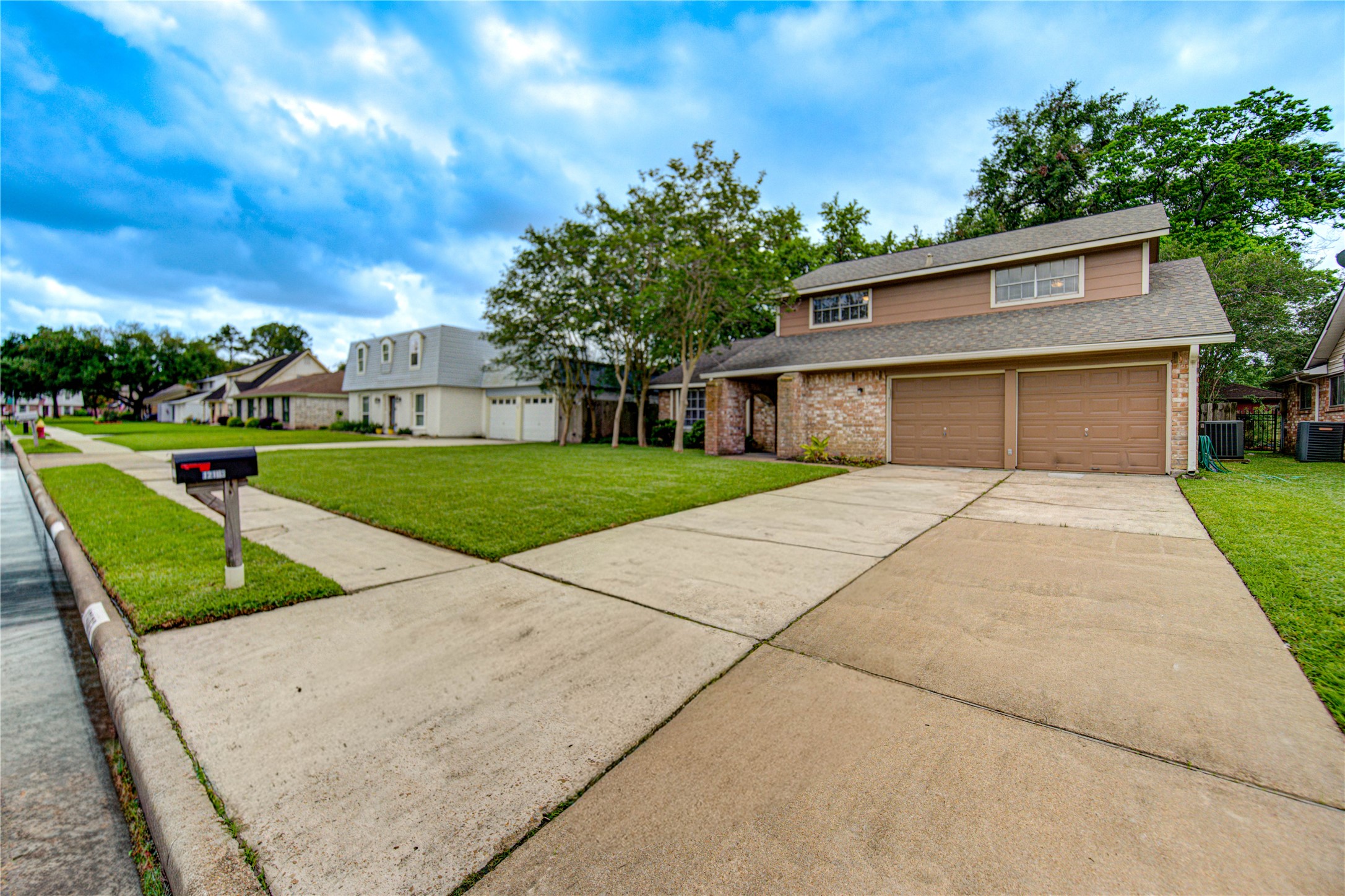 Listing photo 3