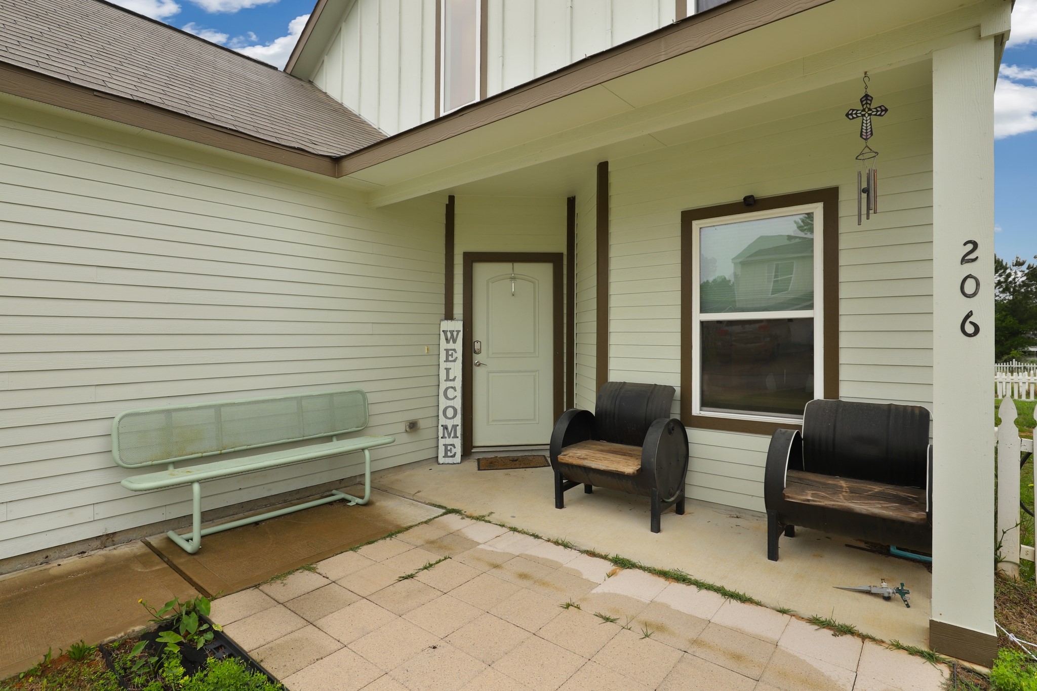 Listing photo 3