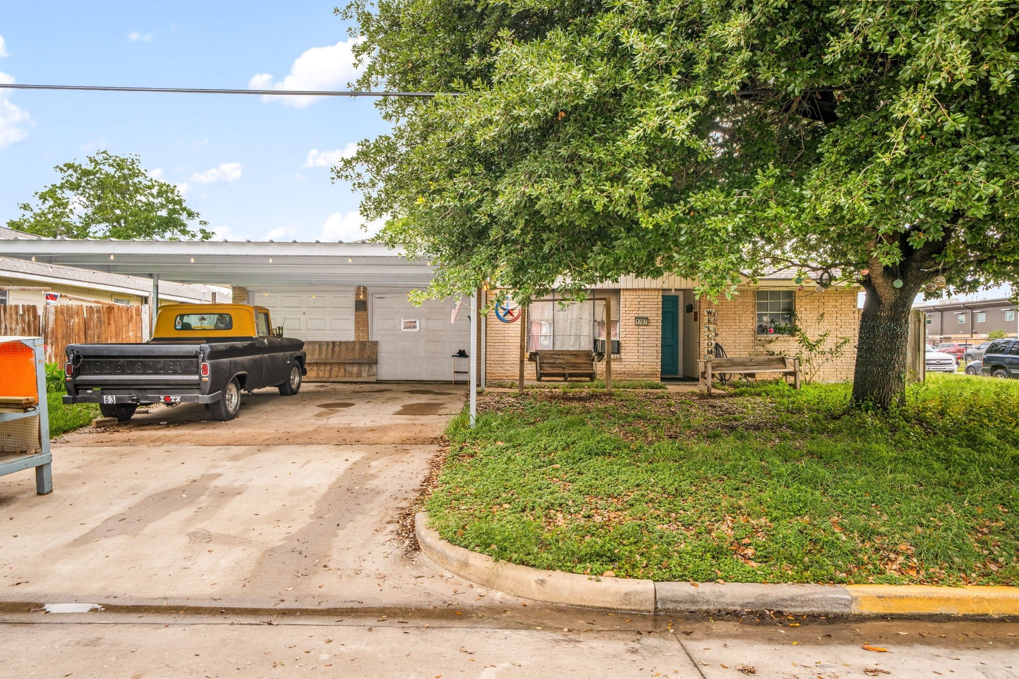 Listing photo 1