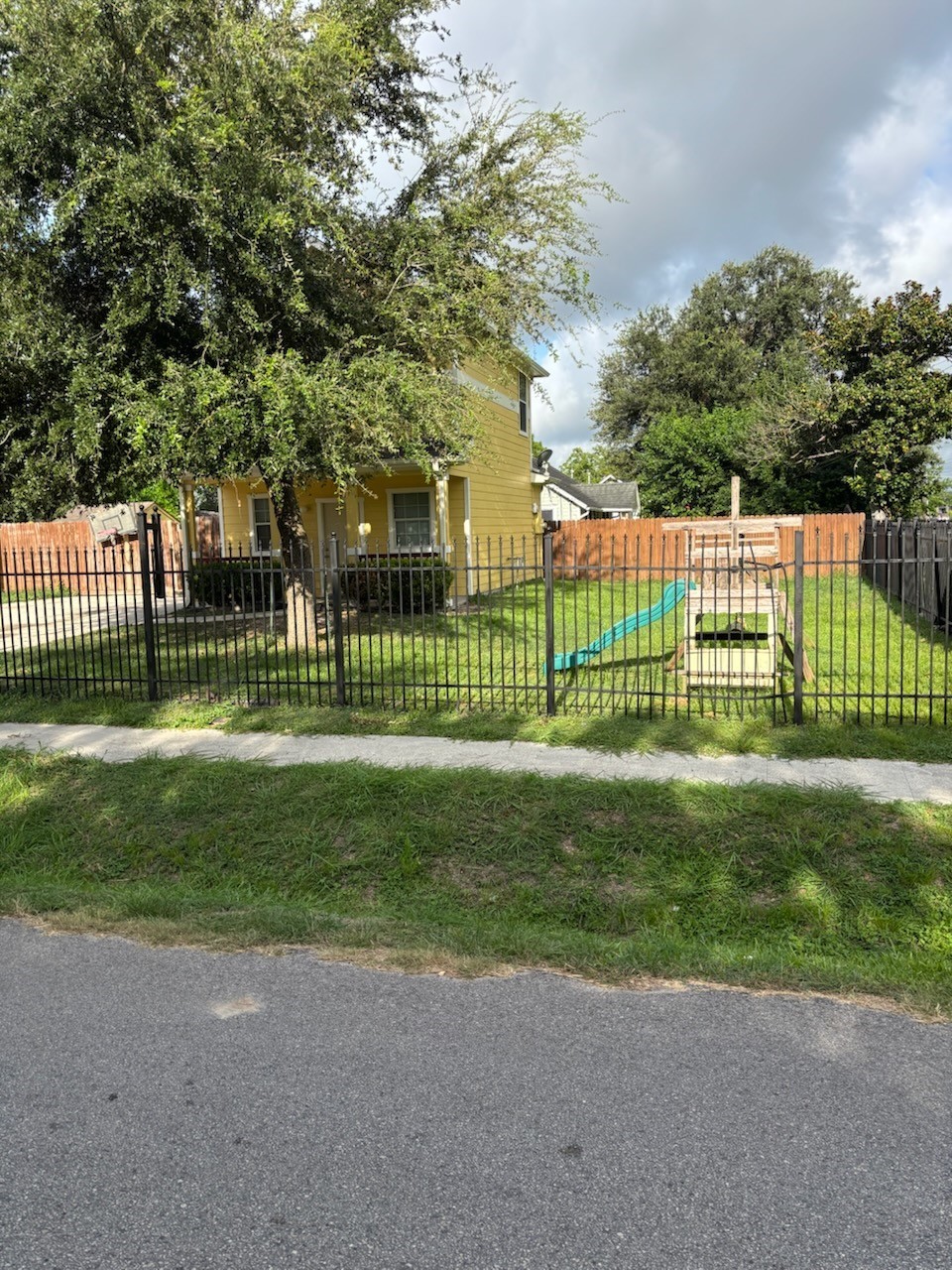 Listing photo 1