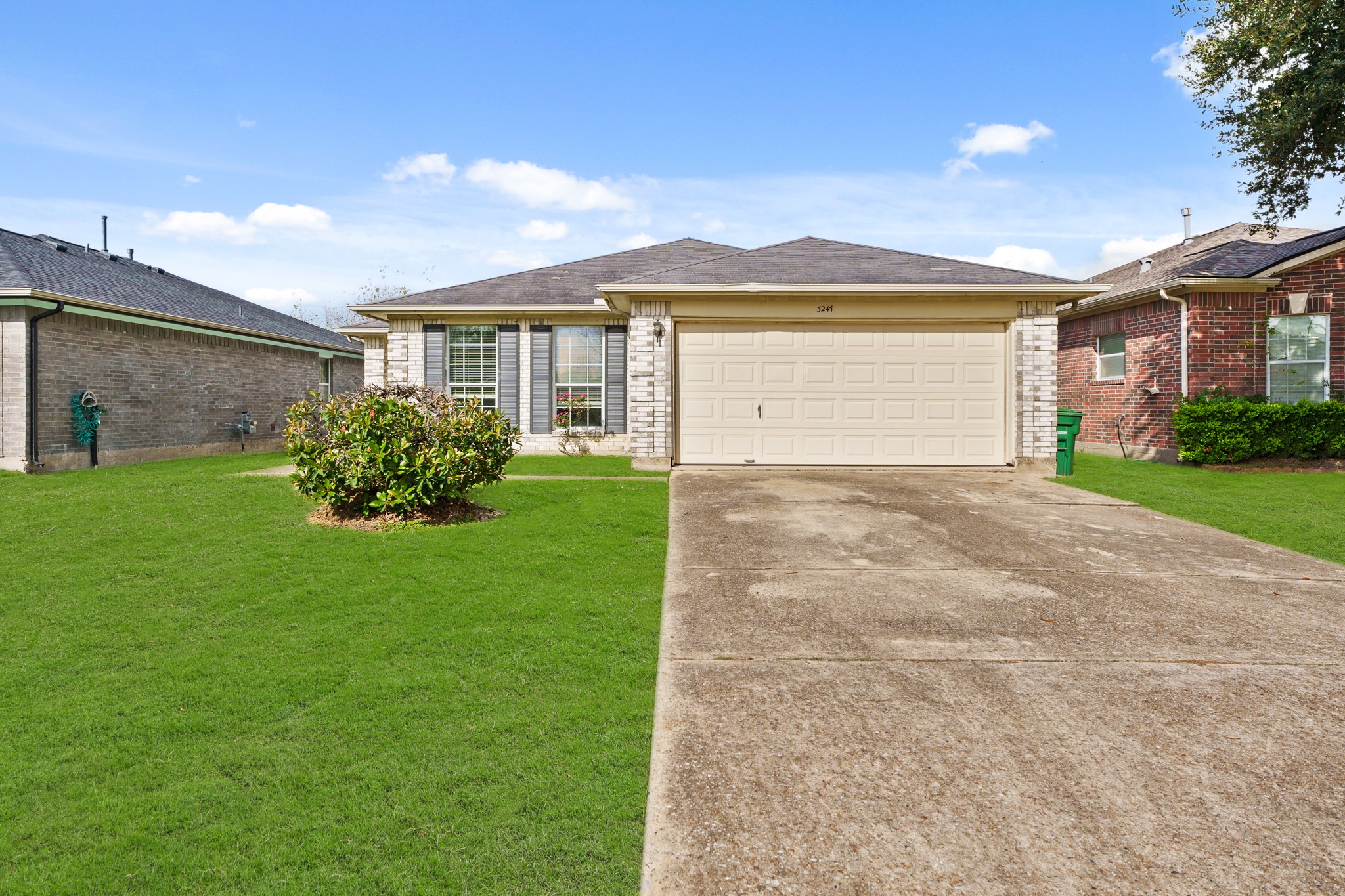 Listing photo 1