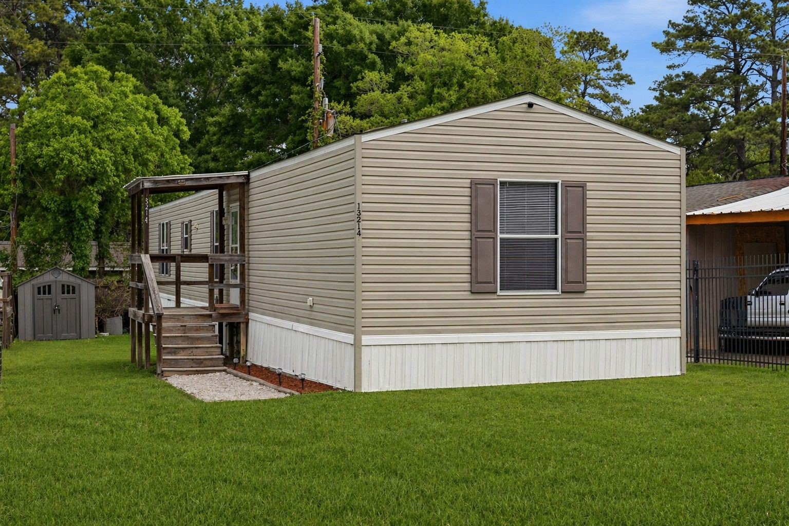 Listing photo 1