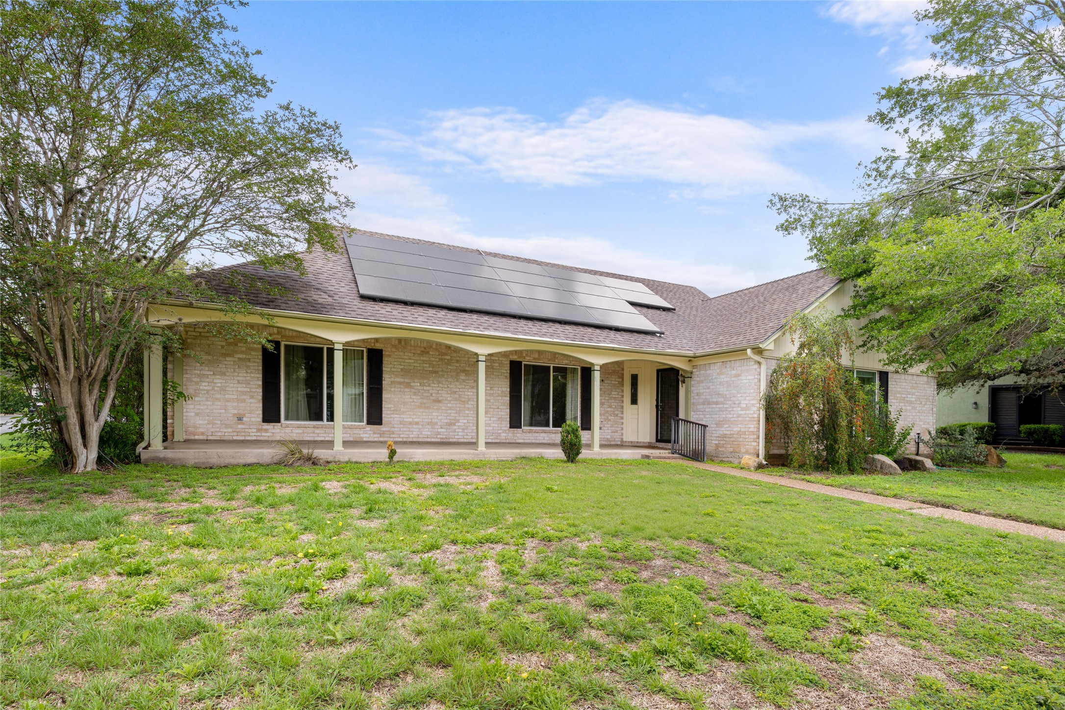 Listing photo 2