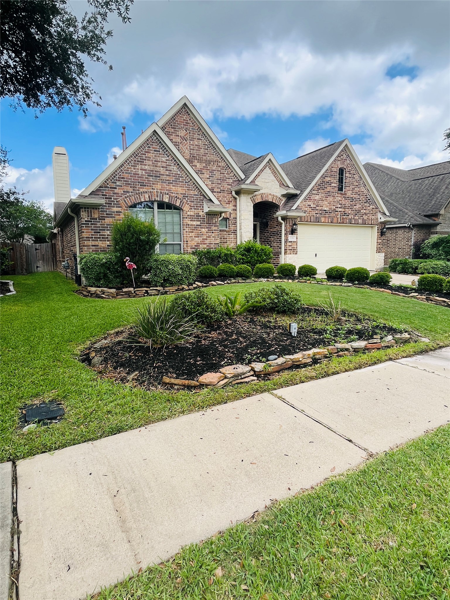 Listing photo 1