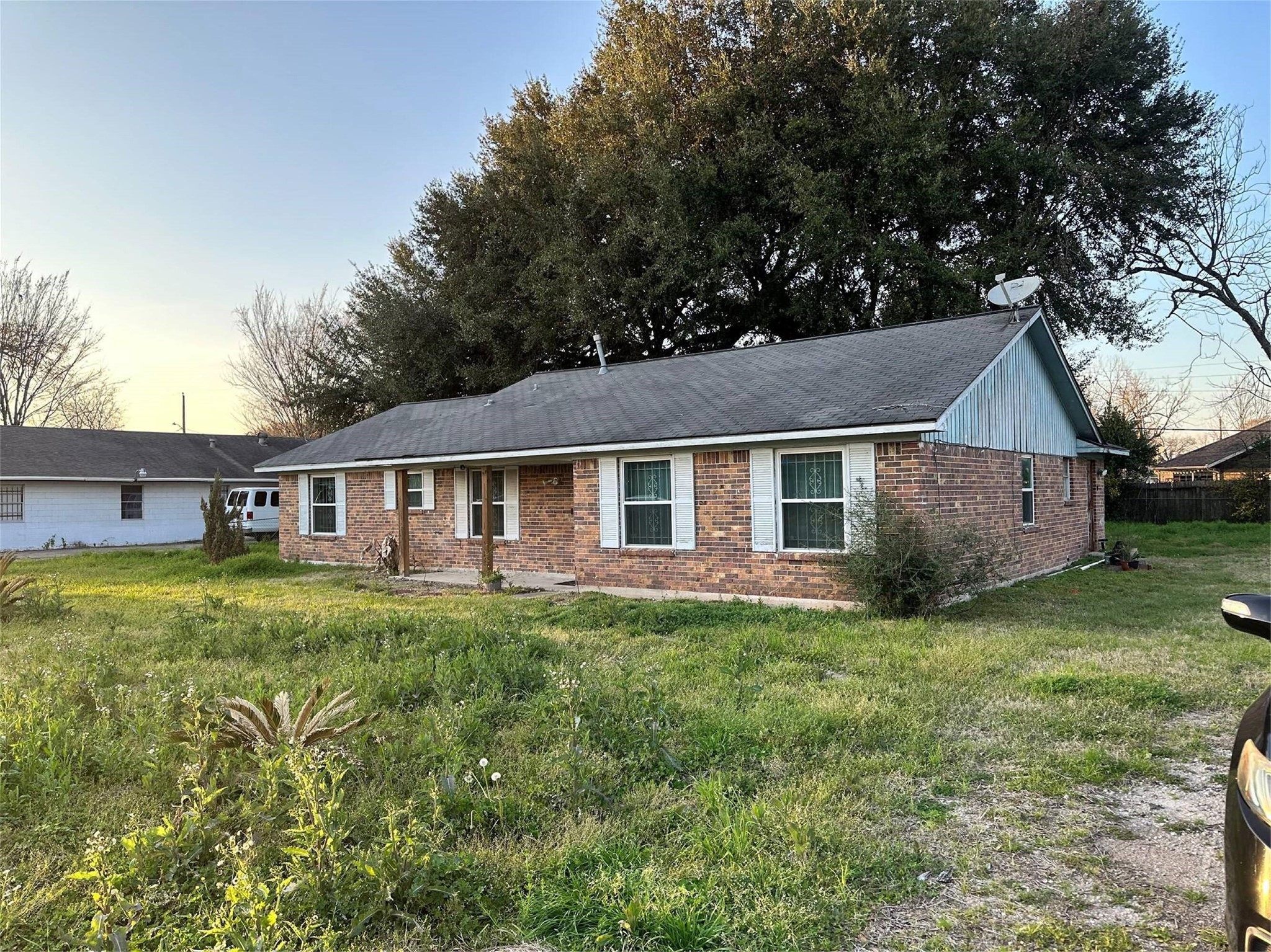 Listing photo 1