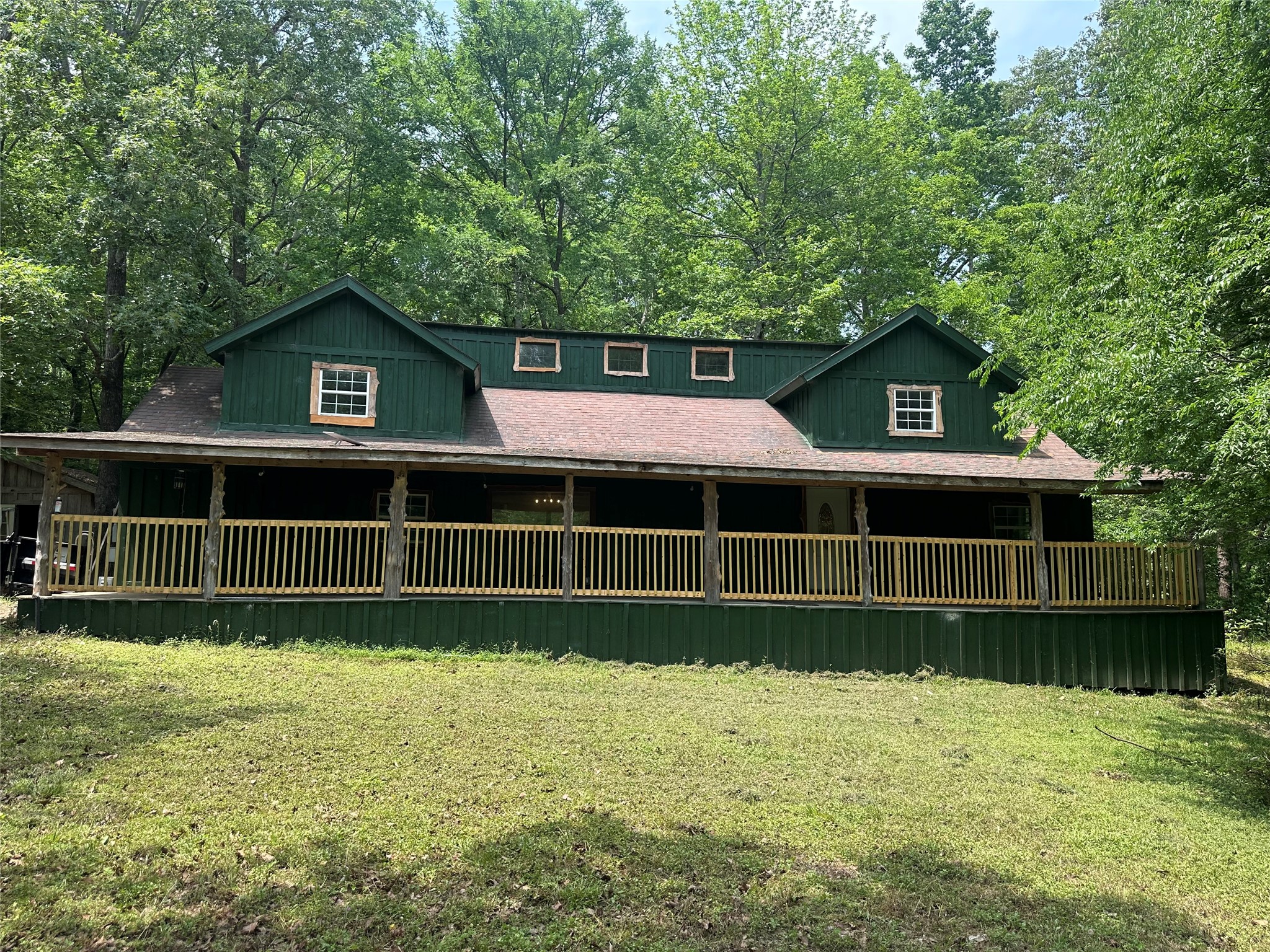 Listing photo 2