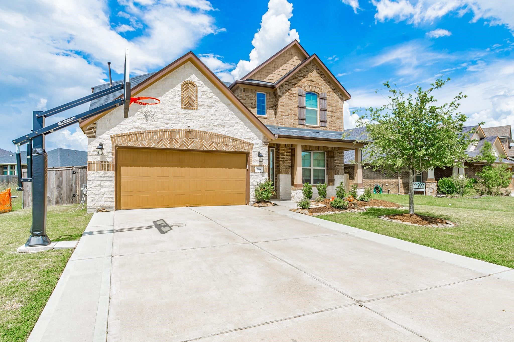 Listing photo 2