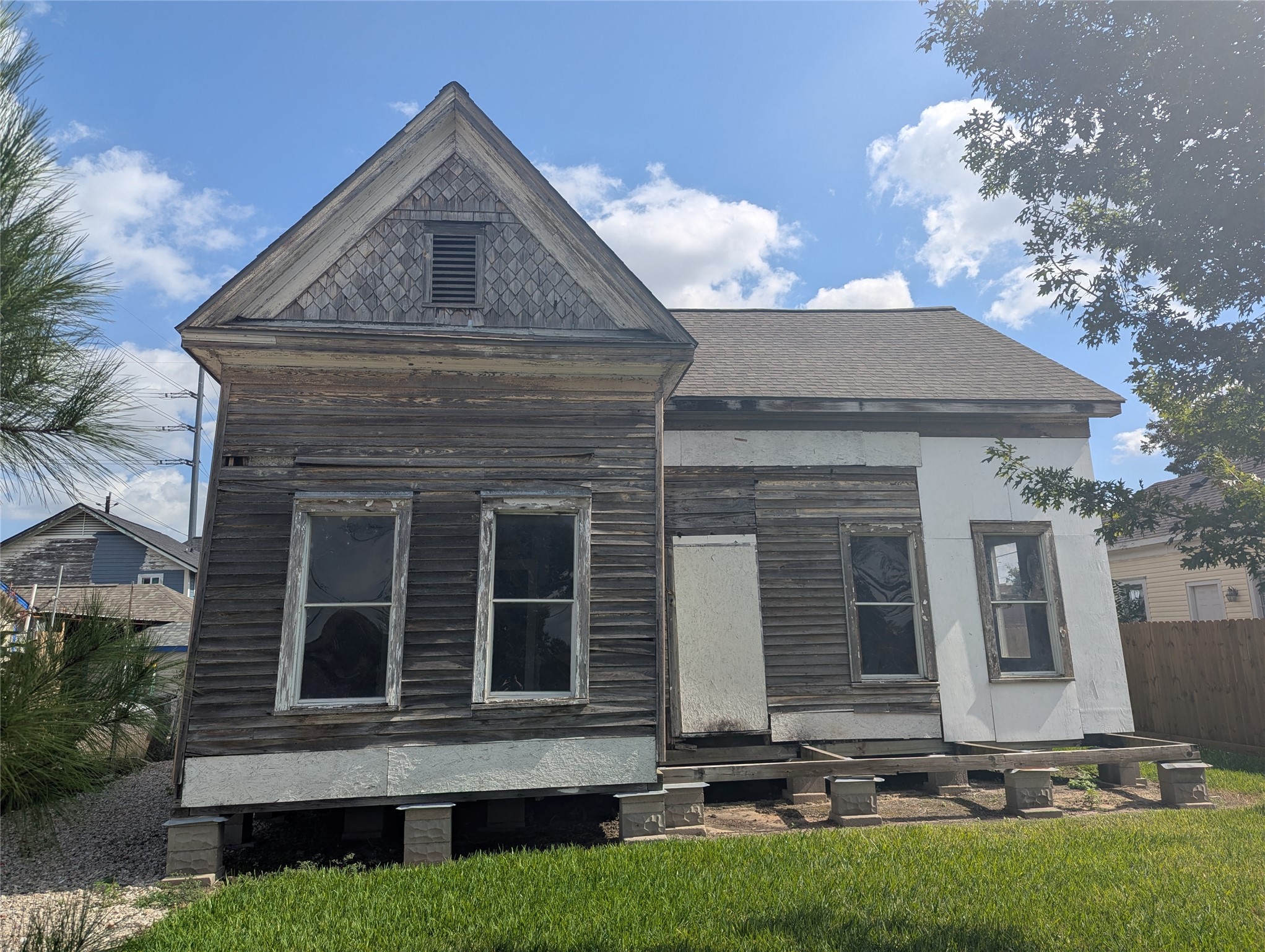 Listing photo 3