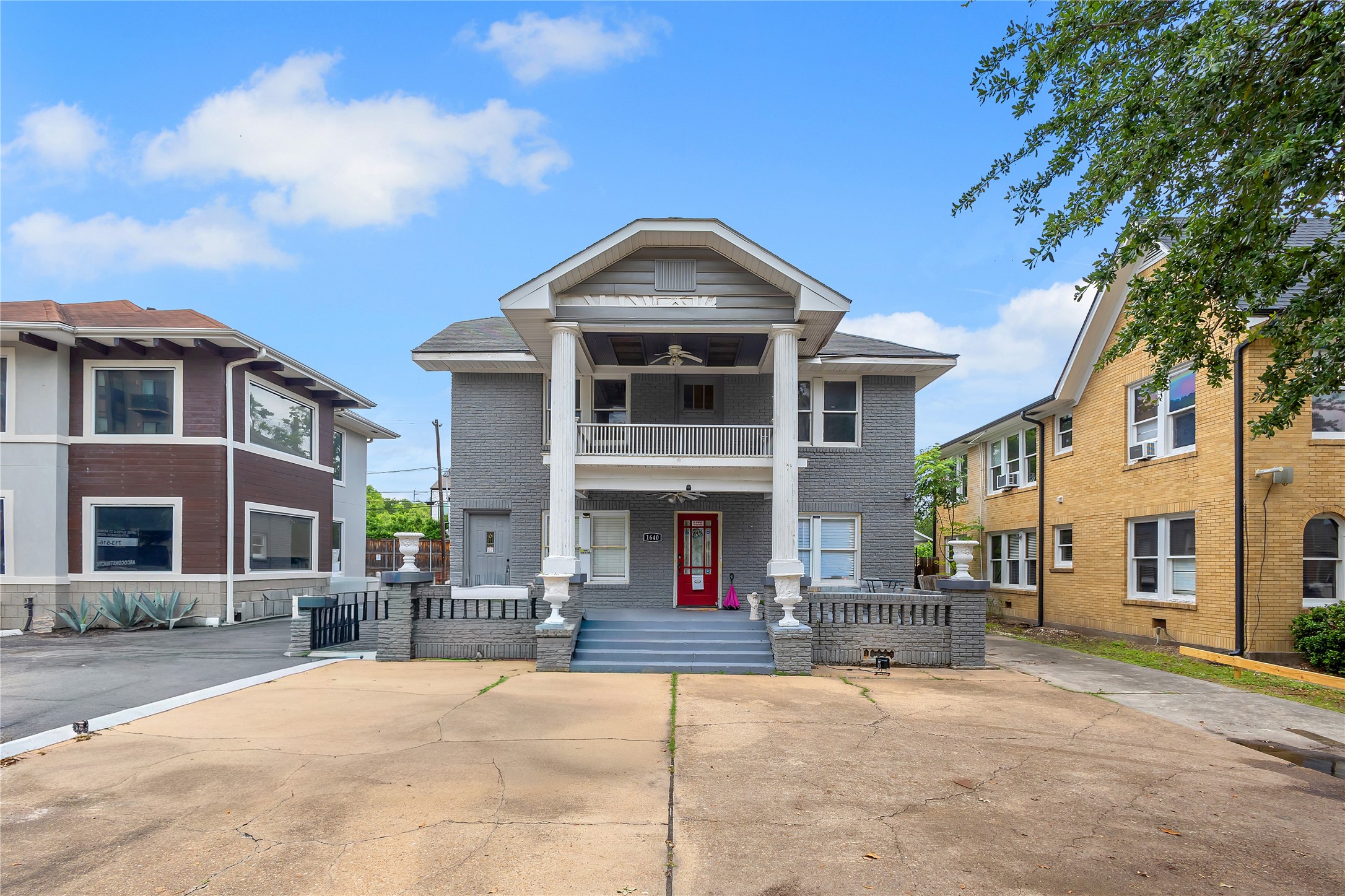 Listing photo 1