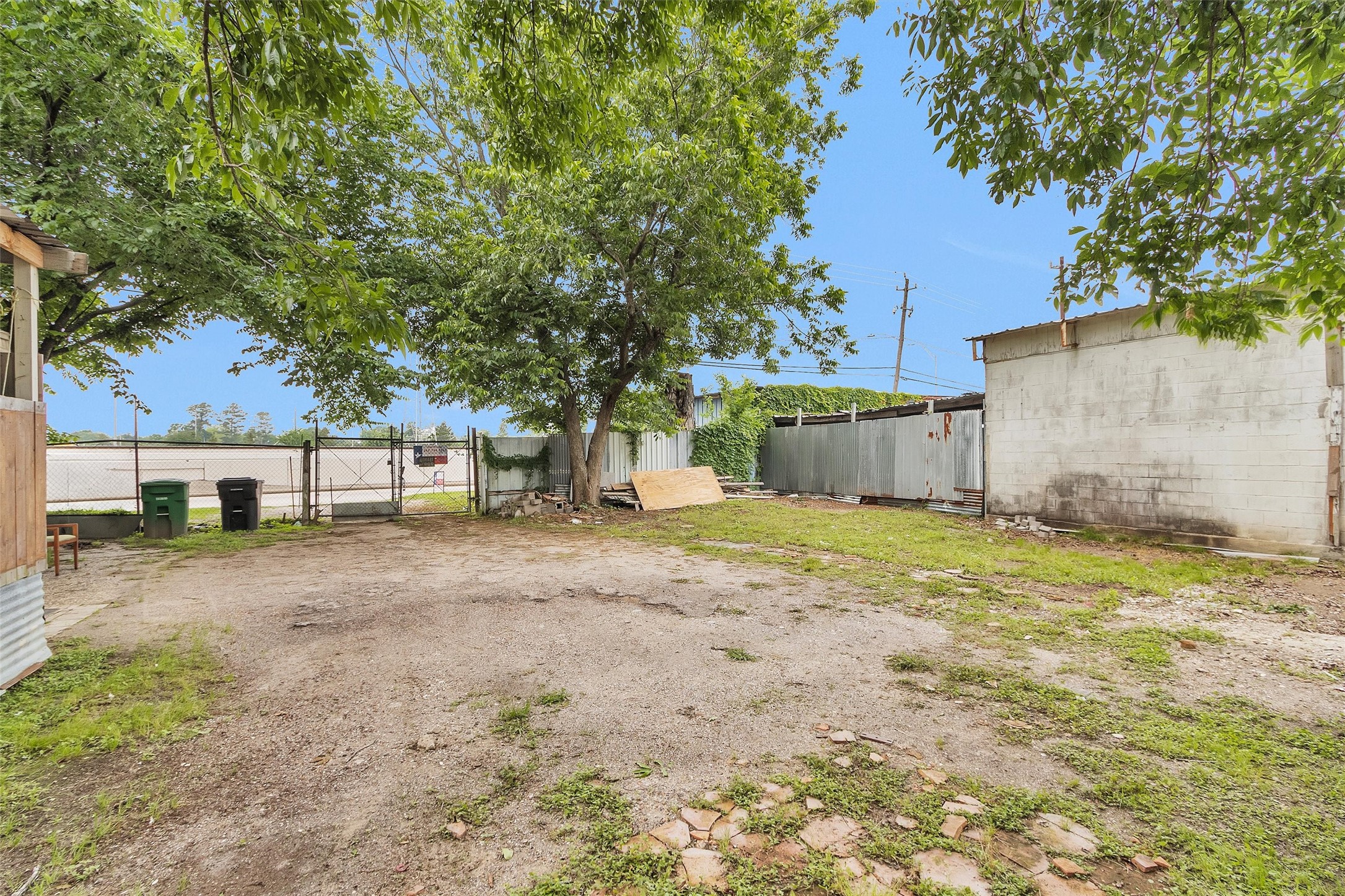 Listing photo 4