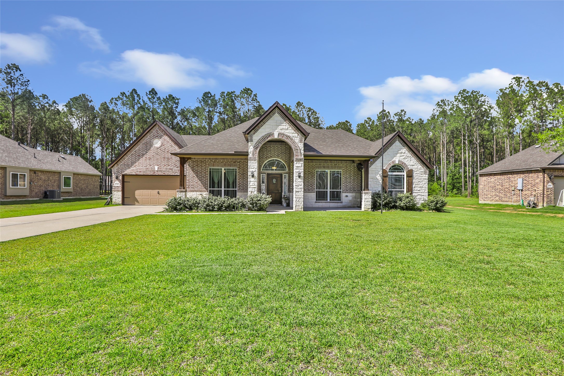 Listing photo 1