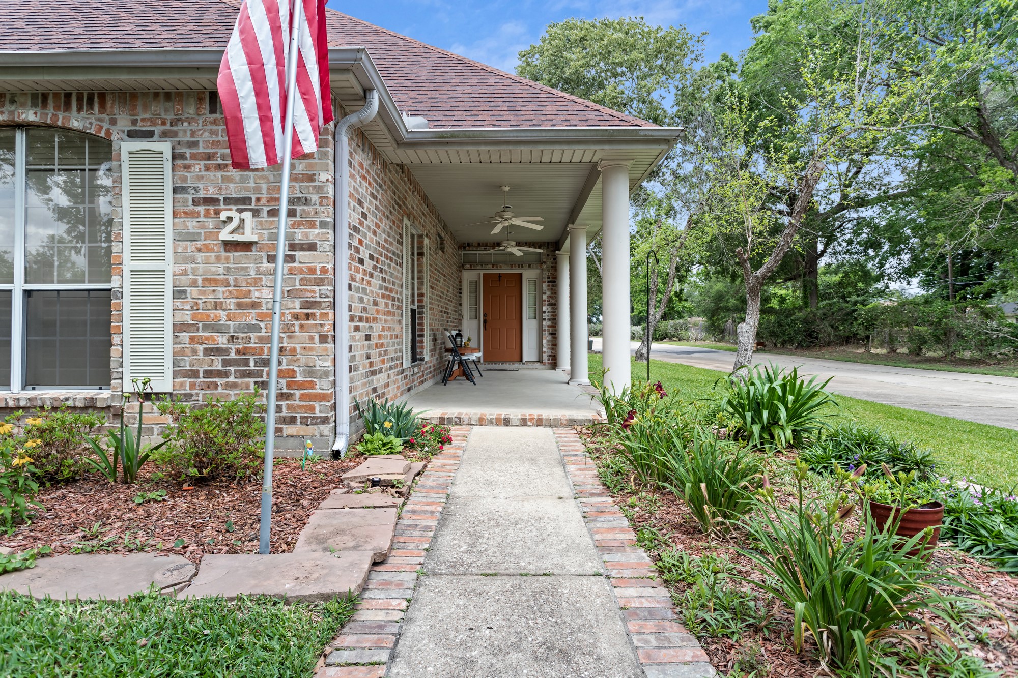 Listing photo 5