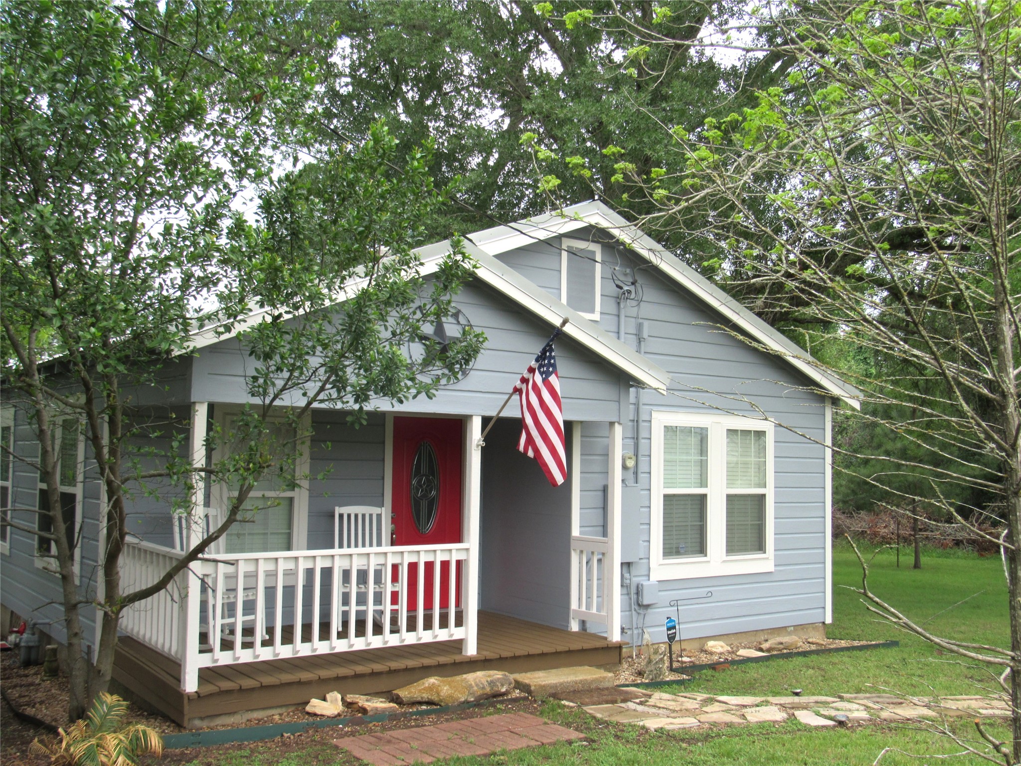 Listing photo 1