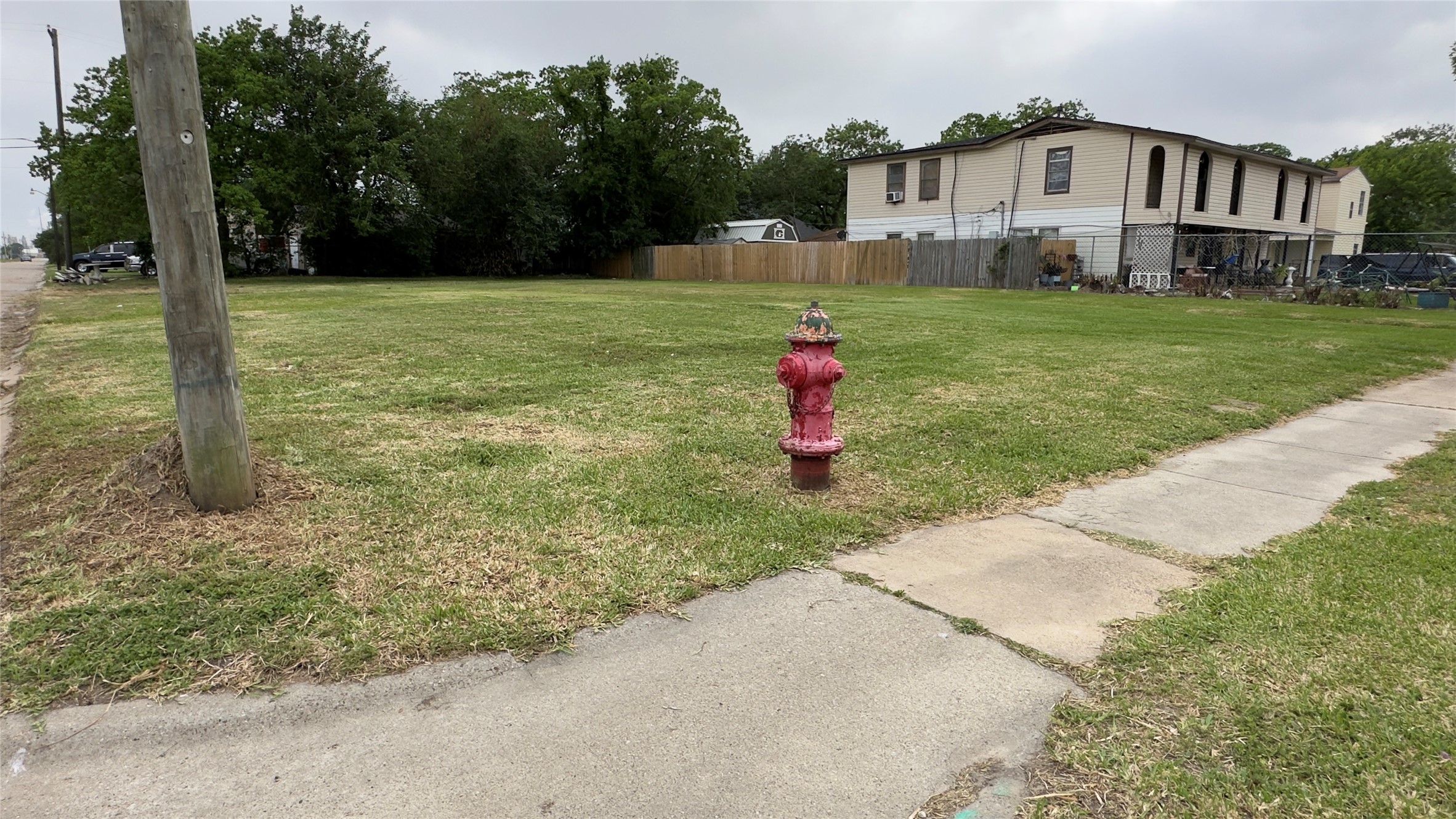 Listing photo 4