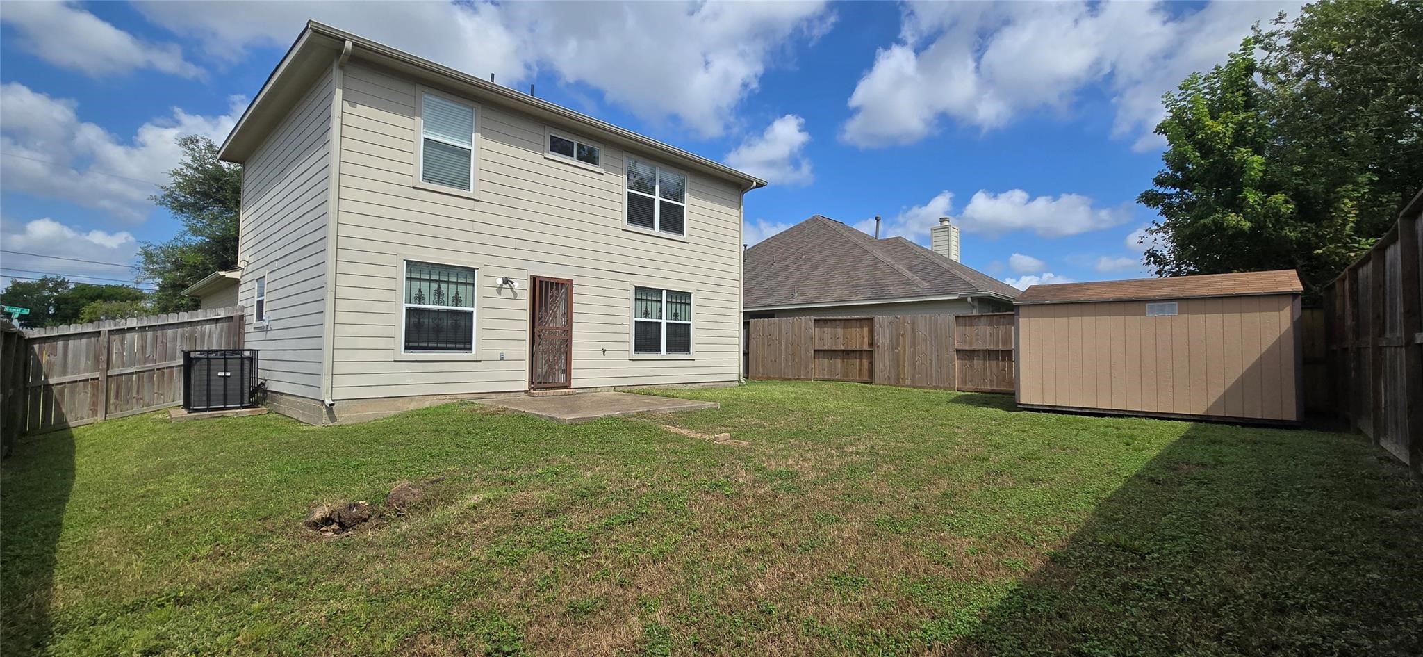 Listing photo 2