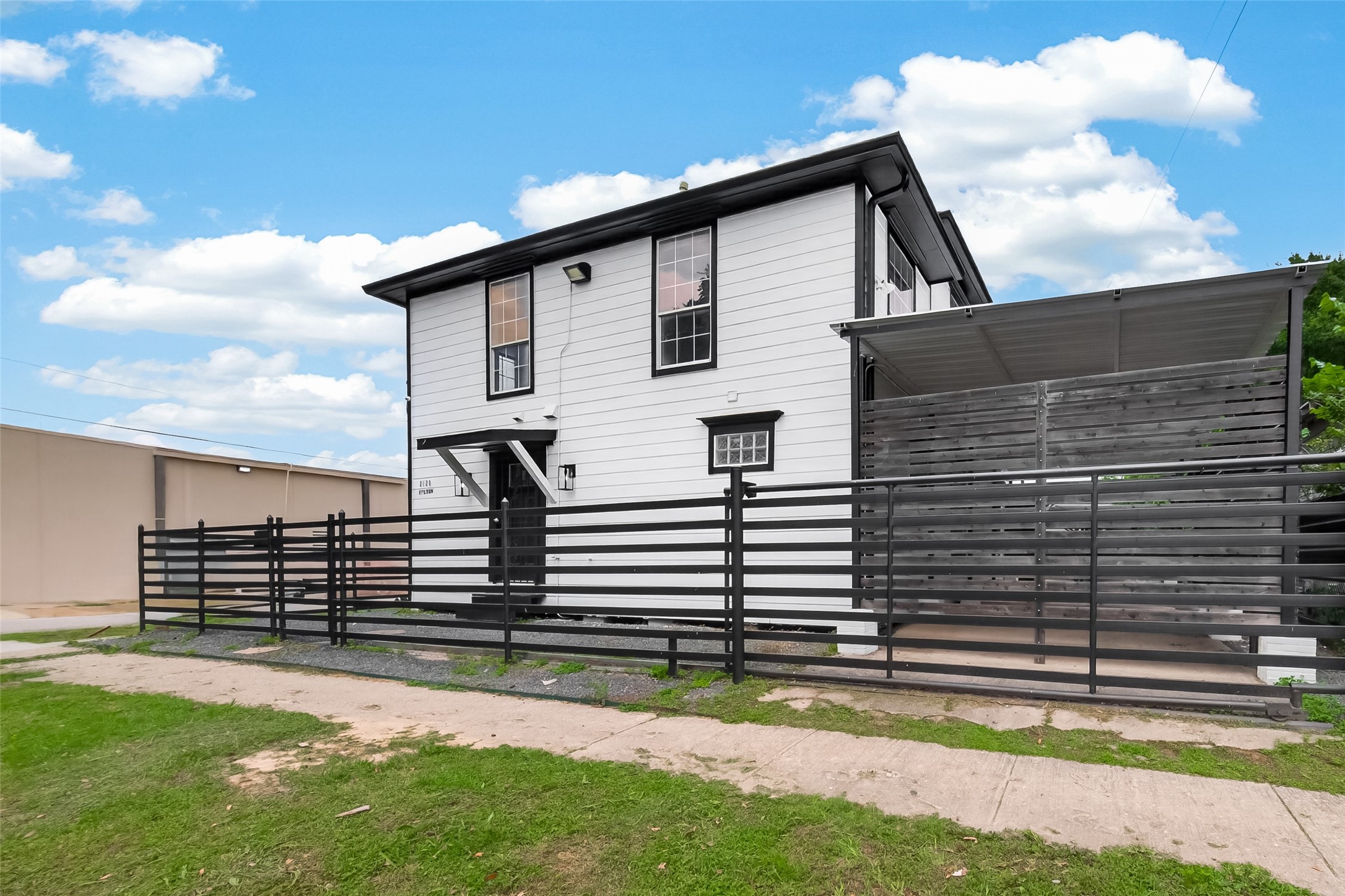 Listing photo 1