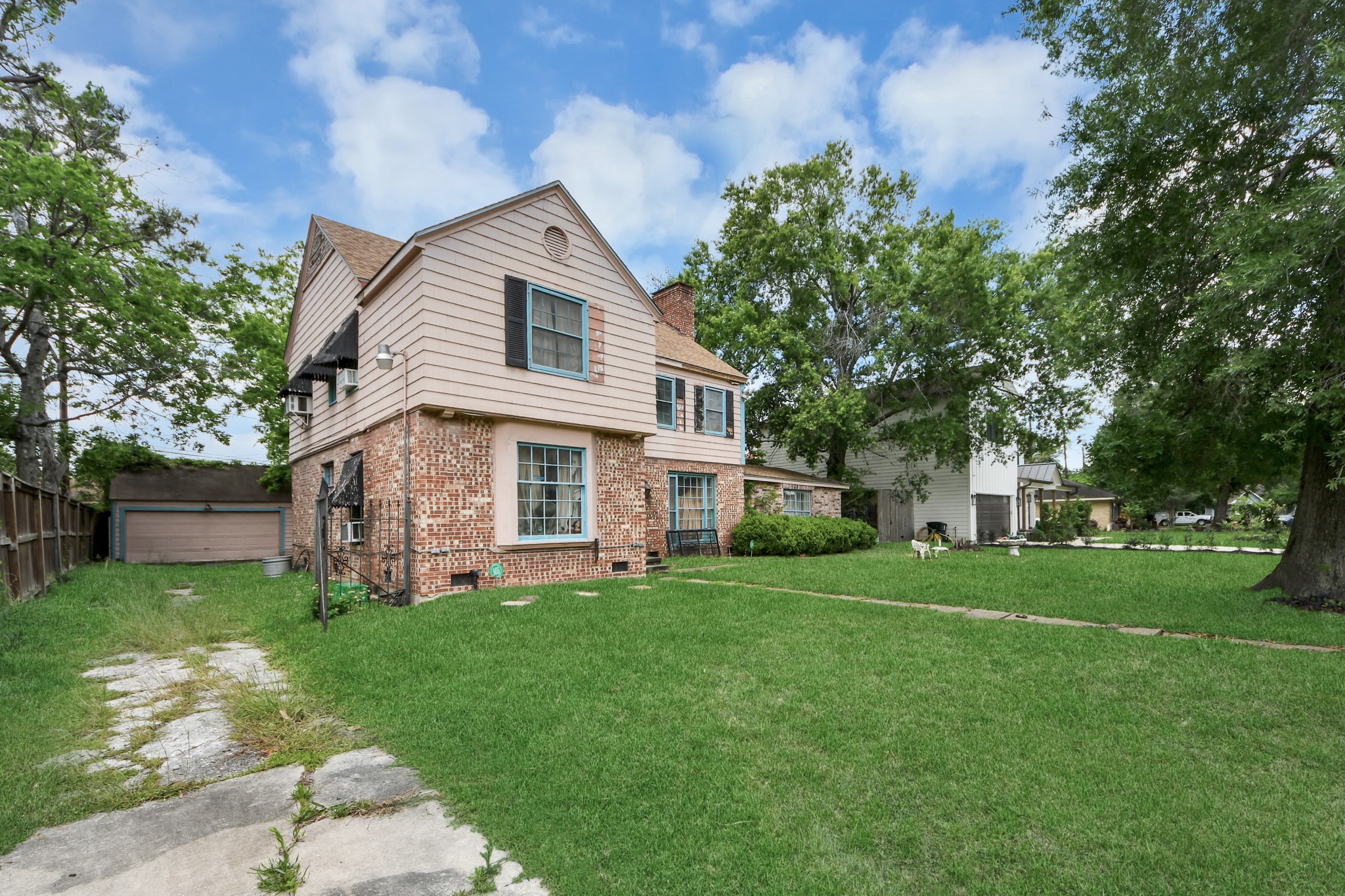 Listing photo 1