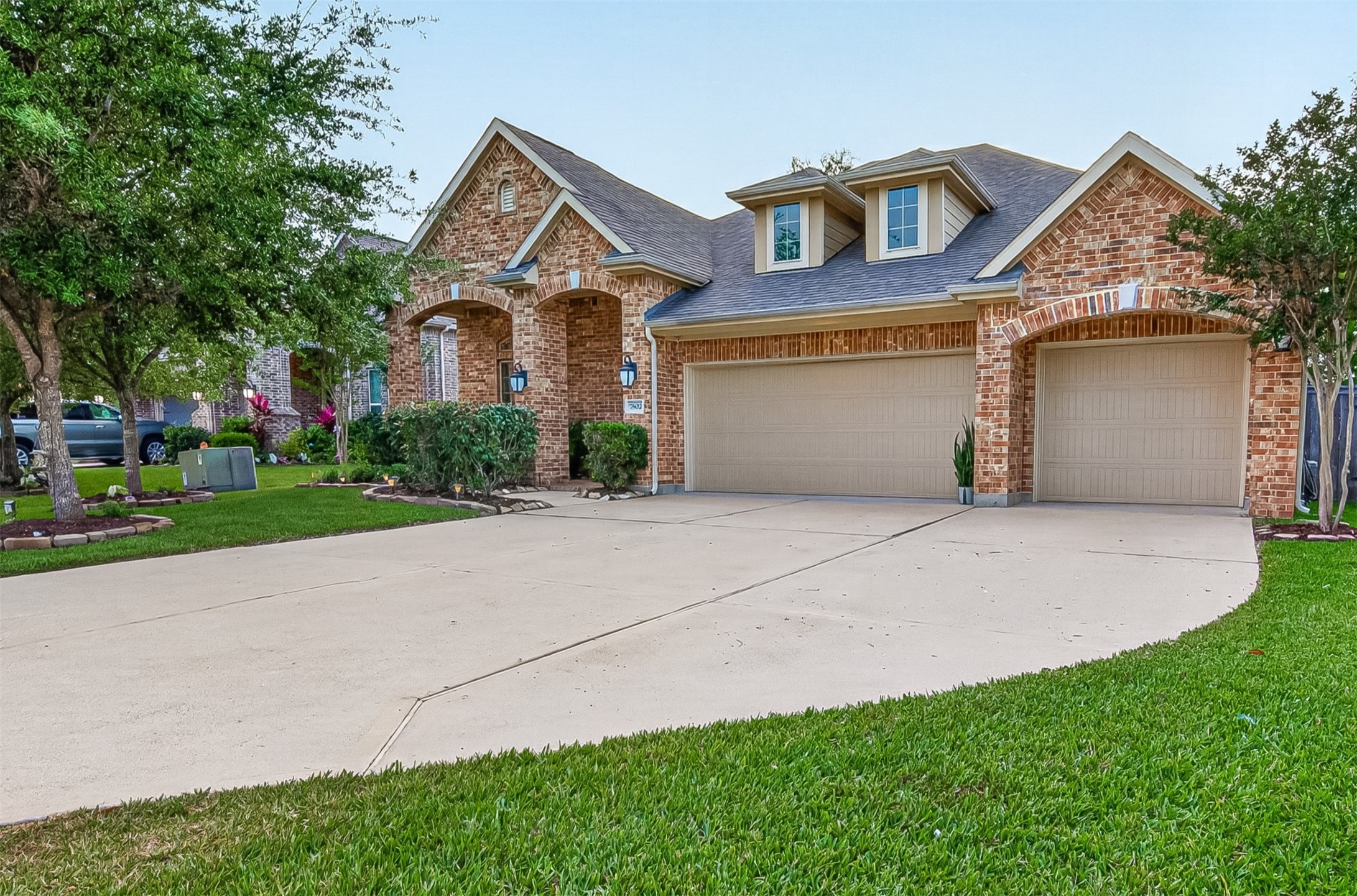 Listing photo 1