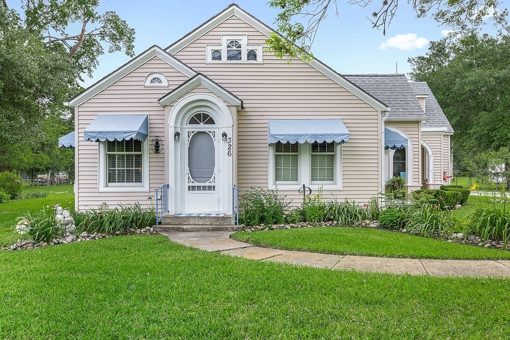 Listing photo 1