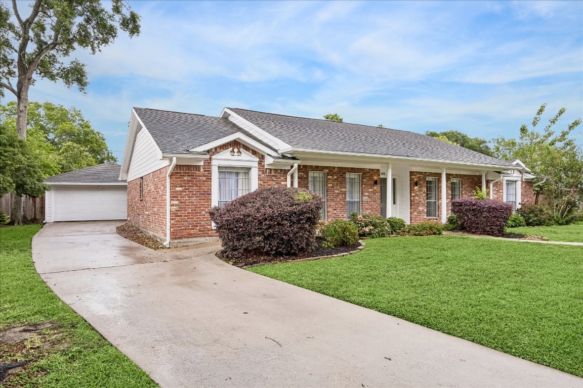 Listing photo 1