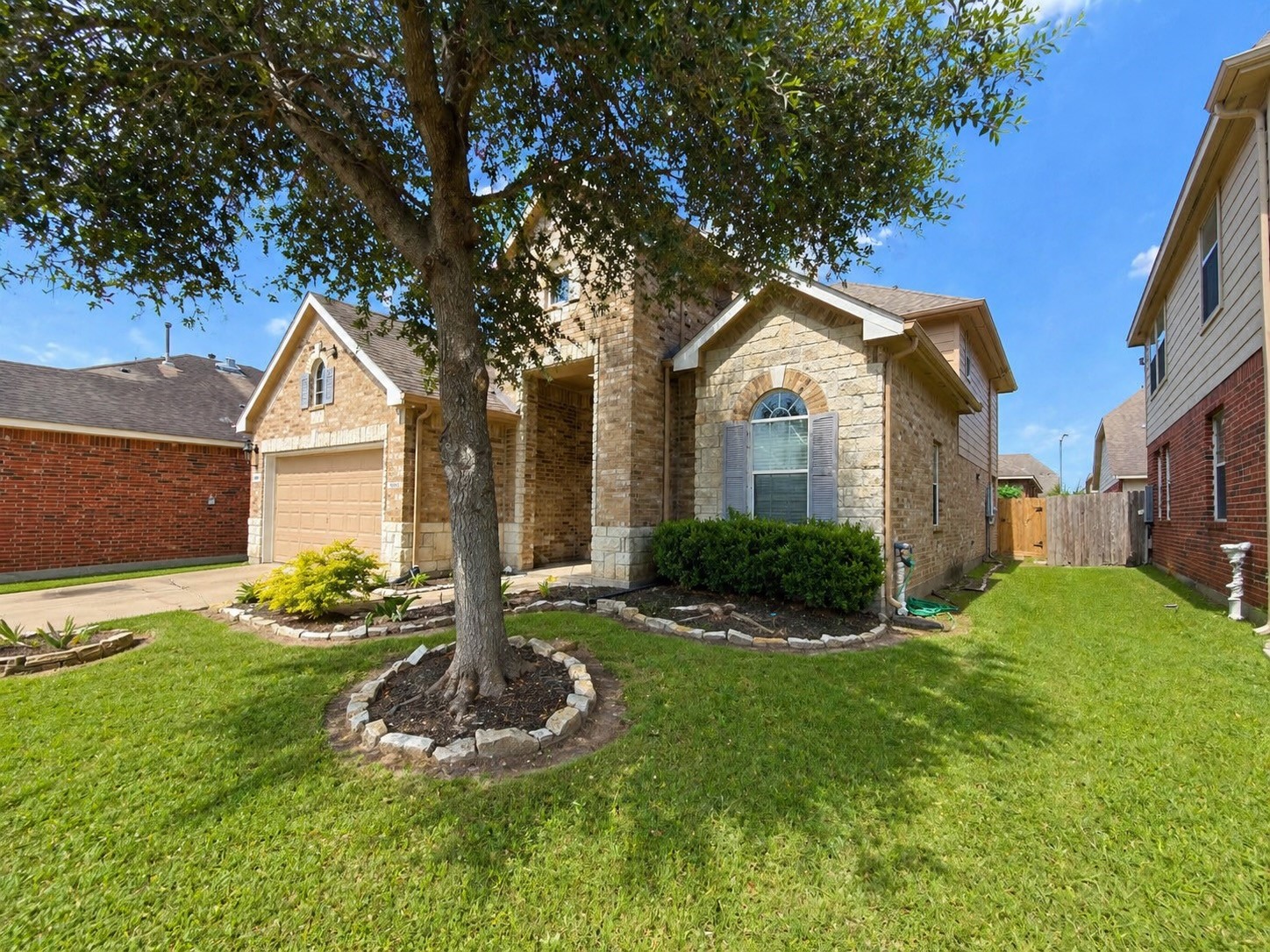 Listing photo 3