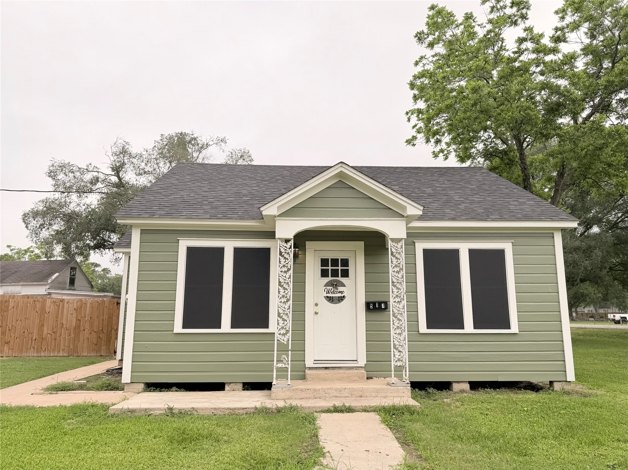 Listing photo 1
