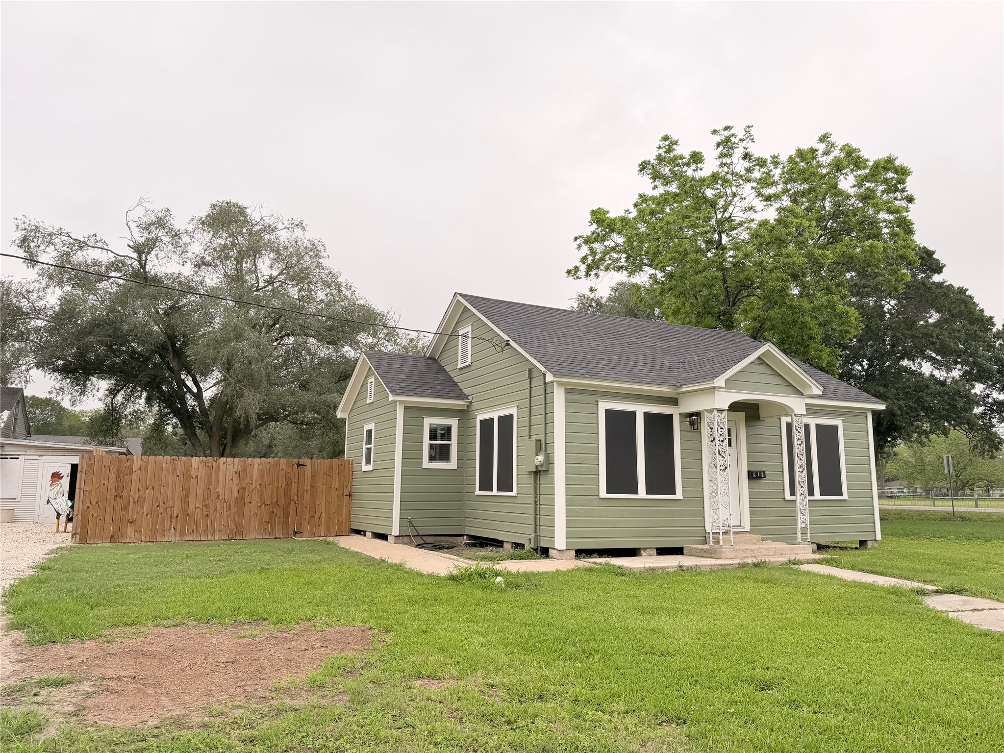 Listing photo 1