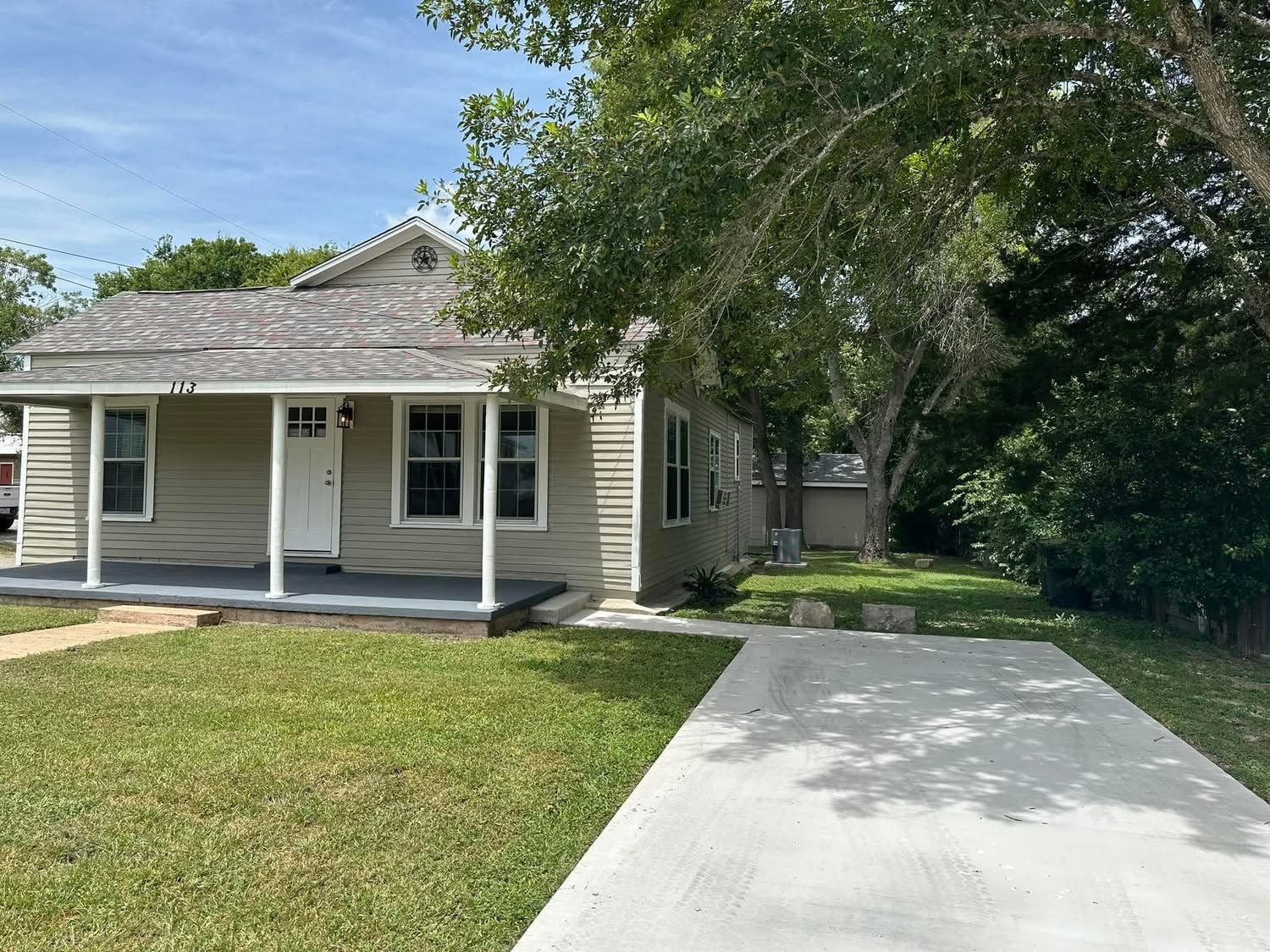 Listing photo 1