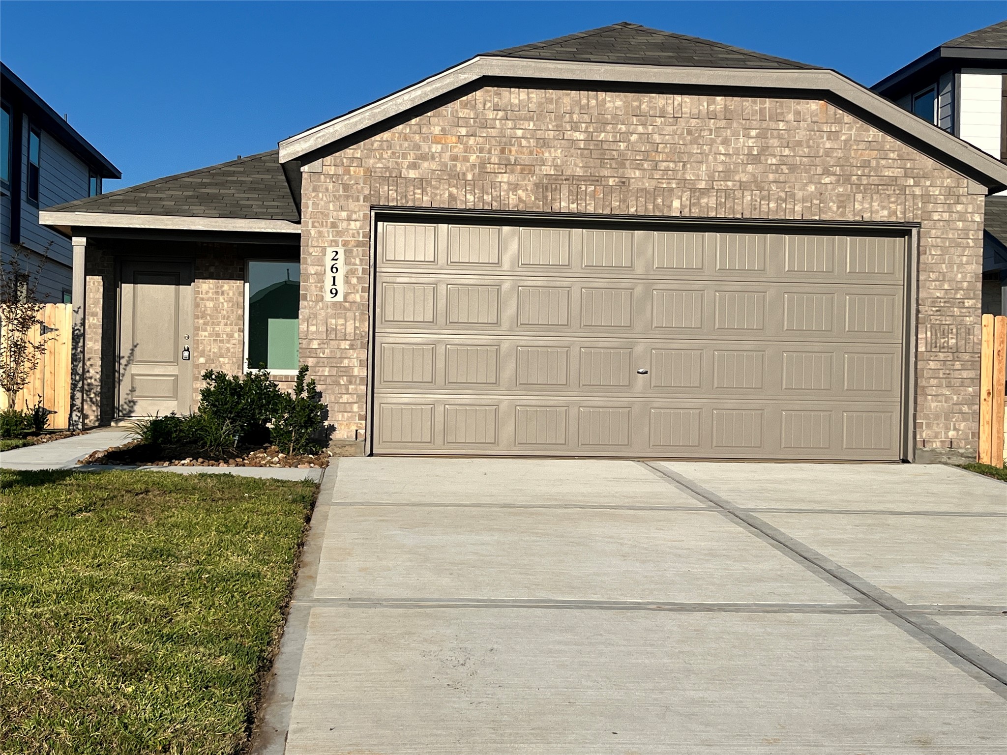 Listing photo 1