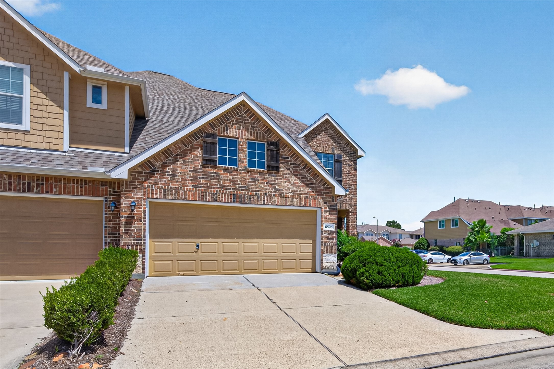 Listing photo 1