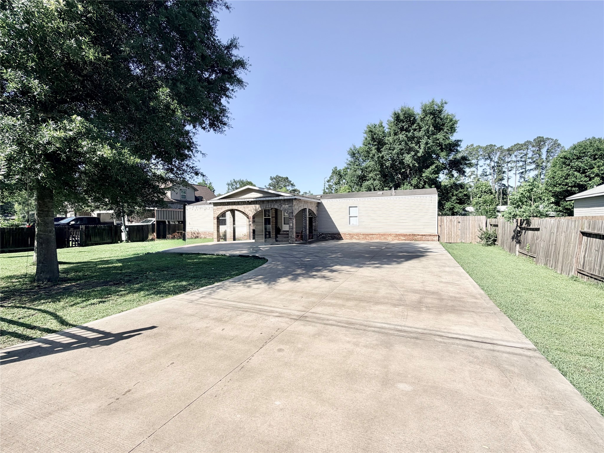 Listing photo 3