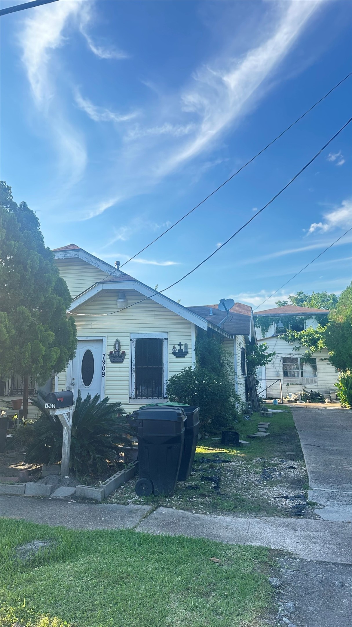 Listing photo 1