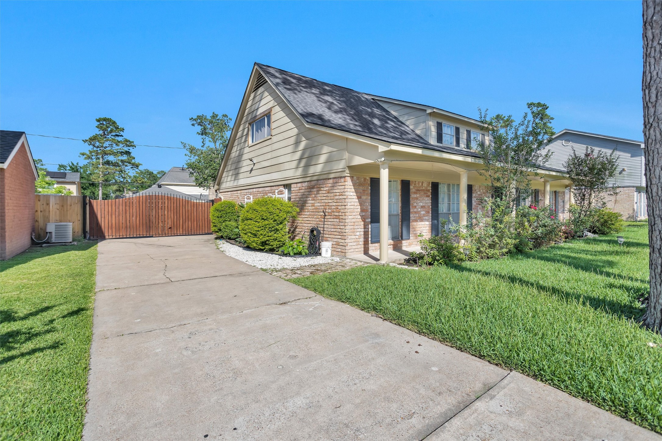 Listing photo 1