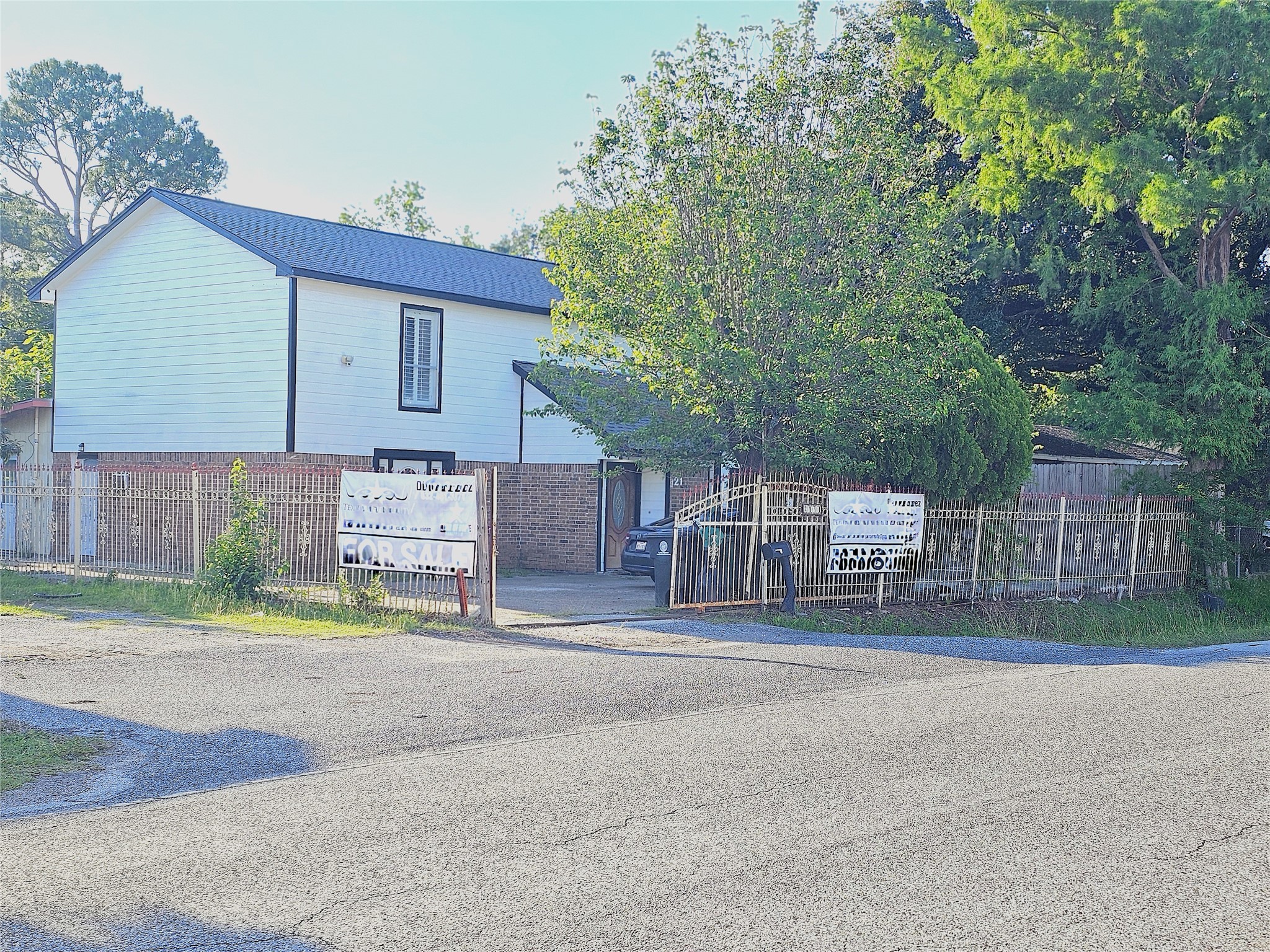 Listing photo 3