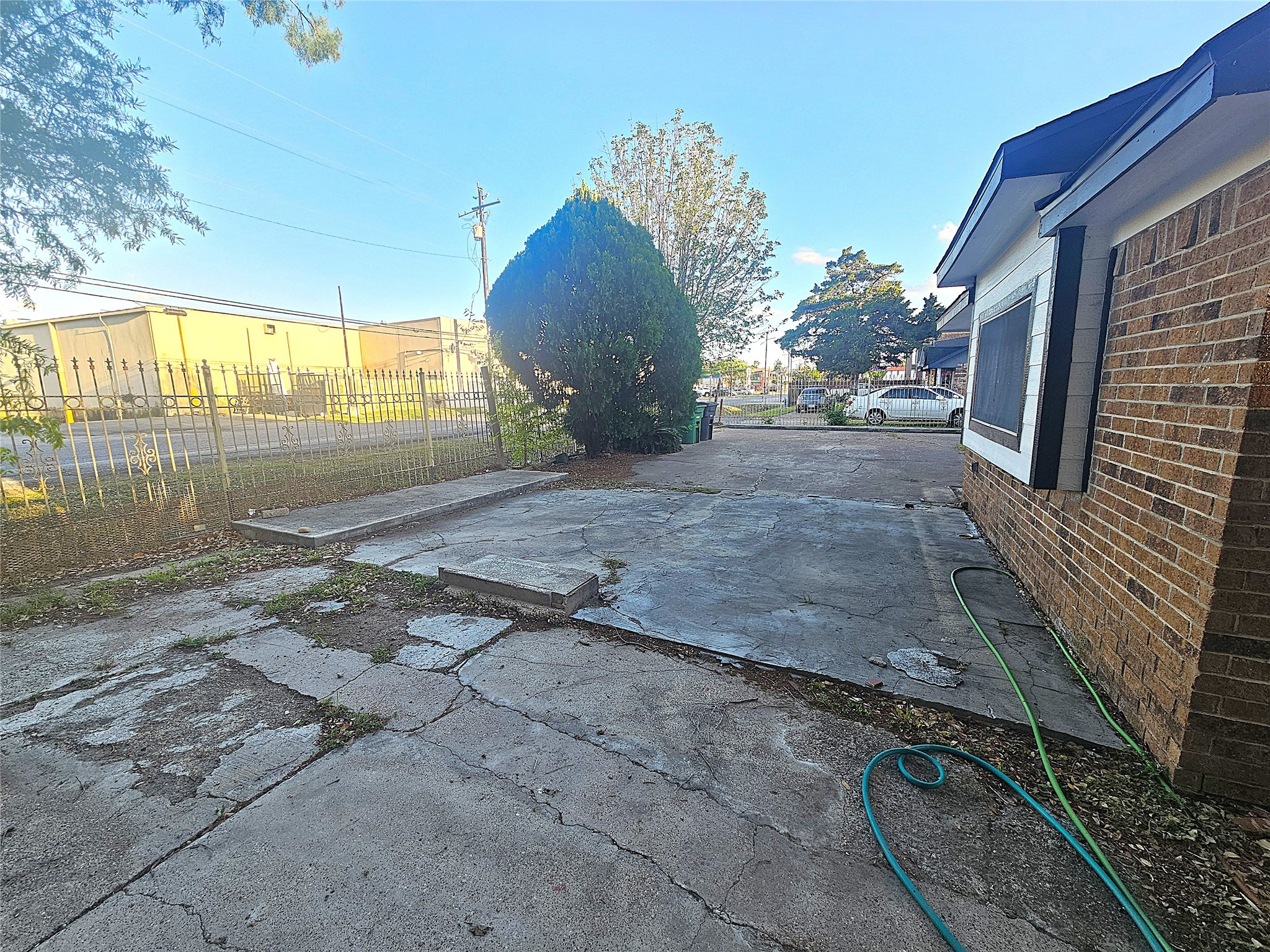Listing photo 4
