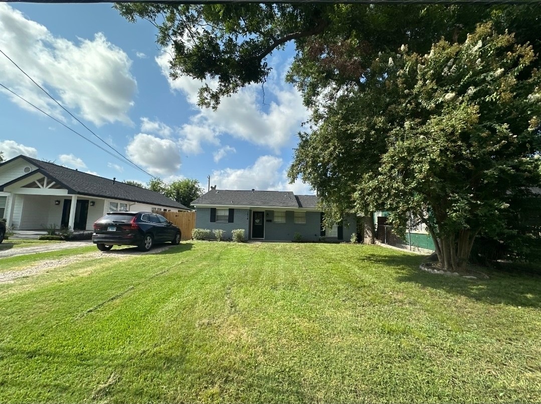 Listing photo 5