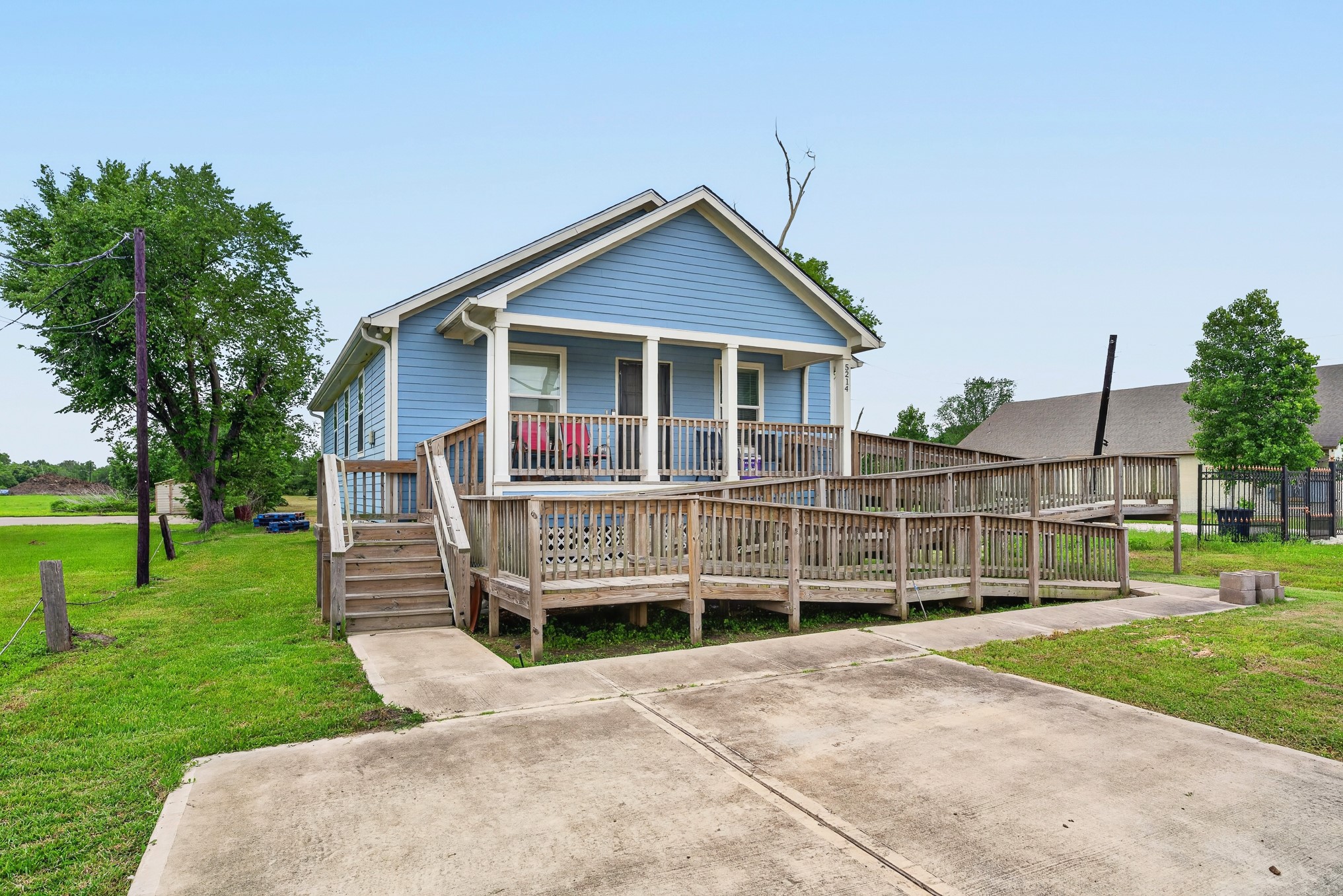 Listing photo 1