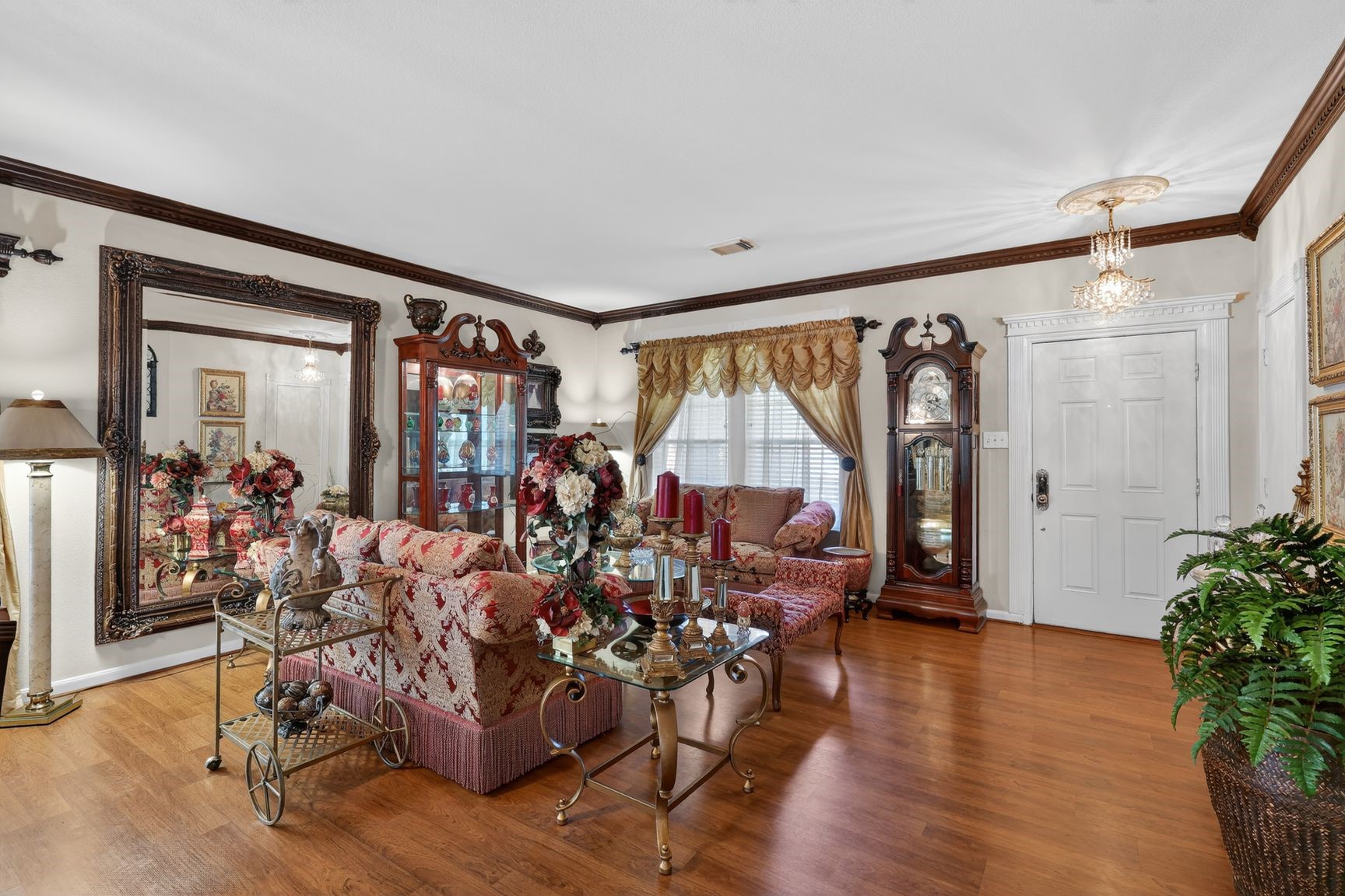 Listing photo 4